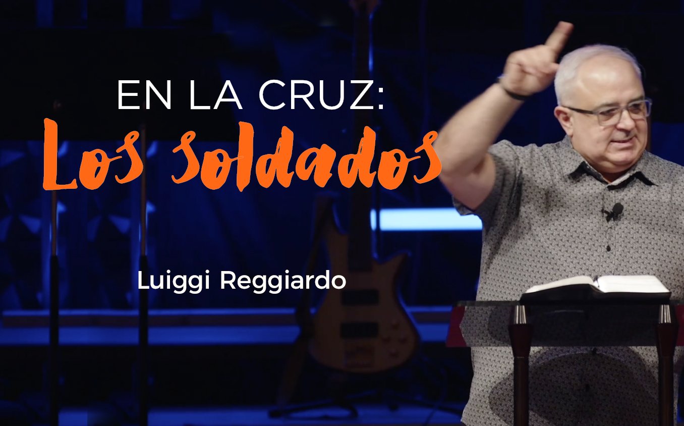 En la cruz: Los soldados