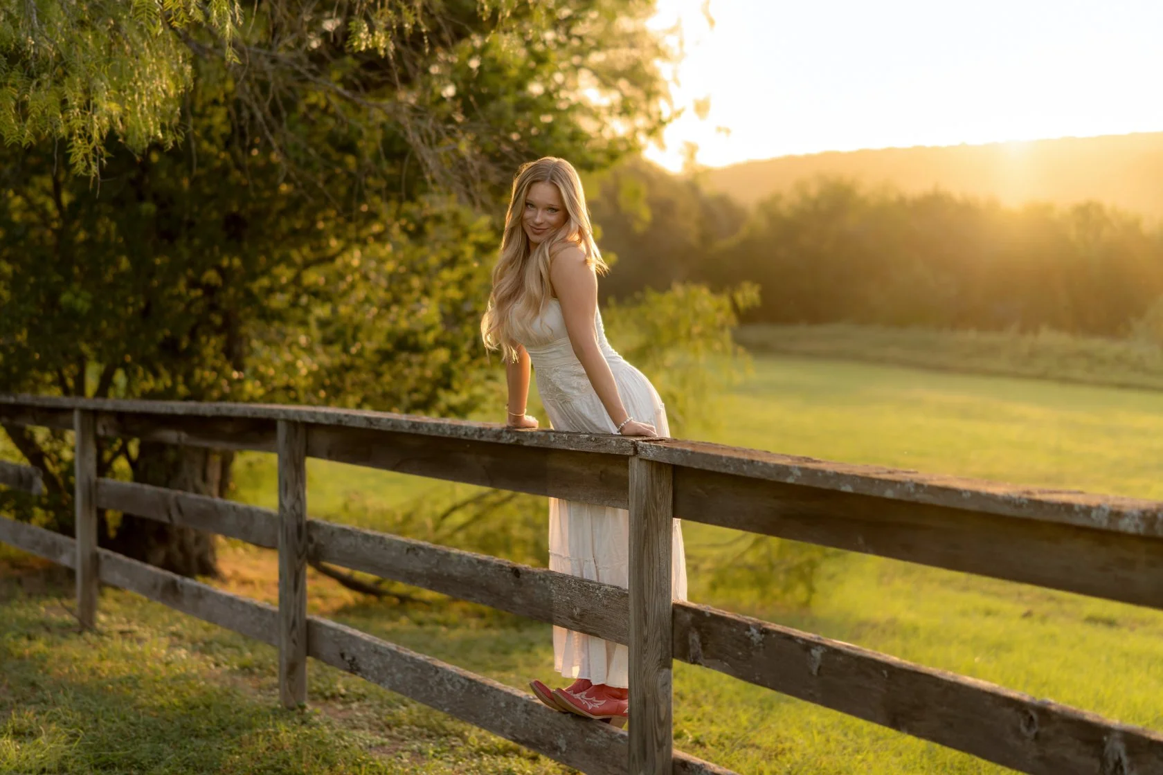 High school senior portraits, commons ford ranch park, bee cave texas, austin texas senior portraits. 