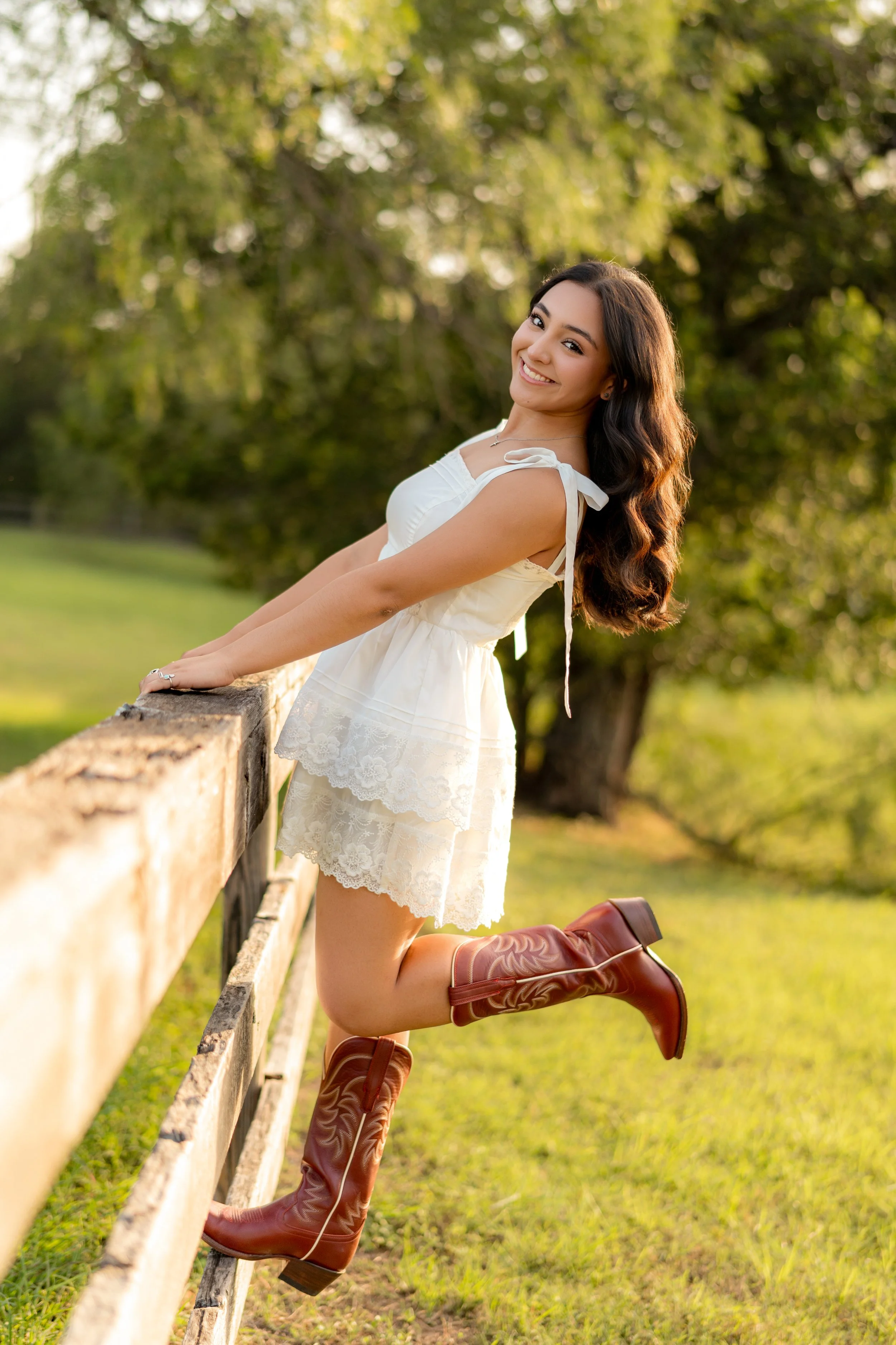 High school senior portraits, commons ford ranch park, bee cave texas, austin texas senior portraits. 