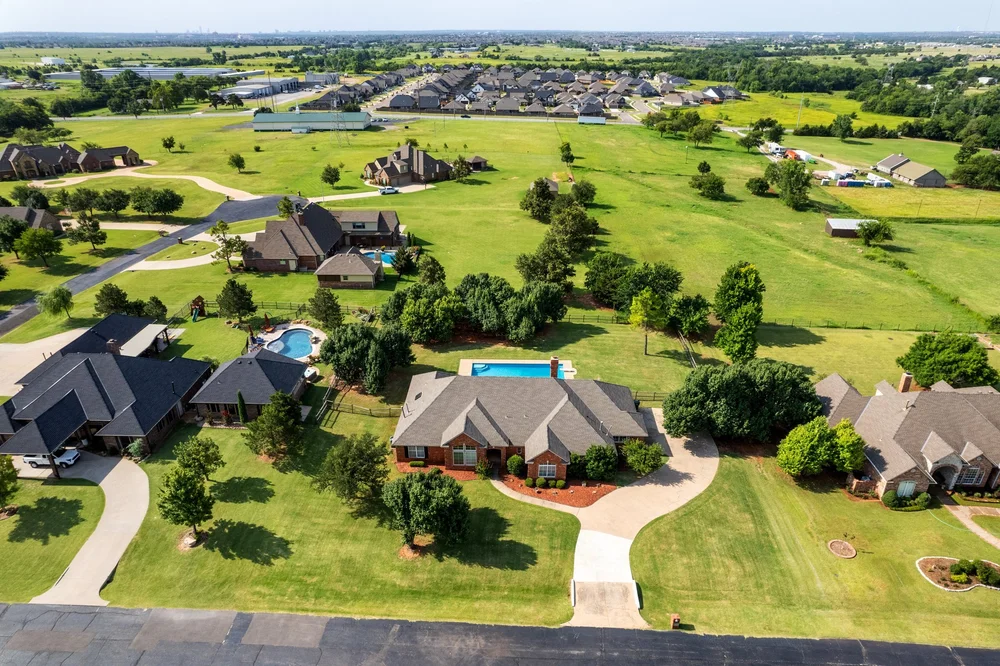 Aerial drone photo of an Oklahoma neighborhood