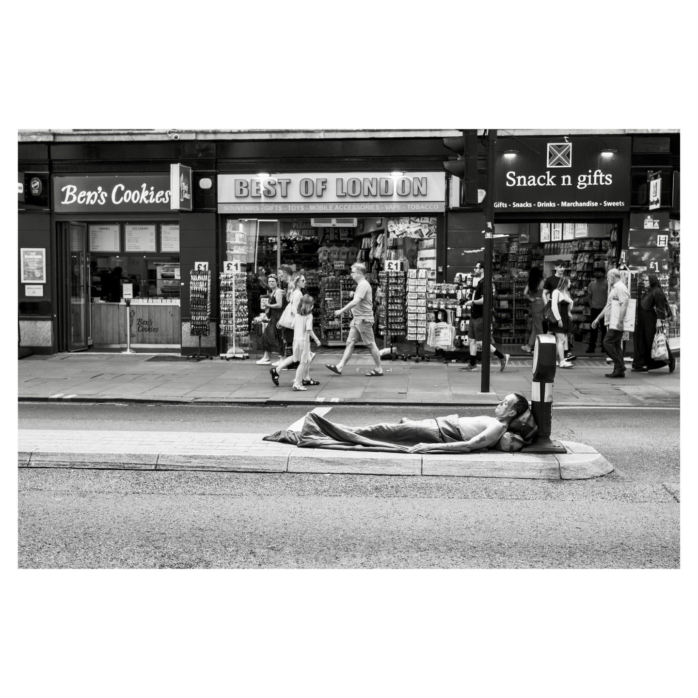 Just Out Front.
UK. 2025.
.
Some images from just outside shops.
.
.
.
#streetphotography
#bwstreetphotography
#blackandwhitephotography
#bnwstreet
#bnwphotography