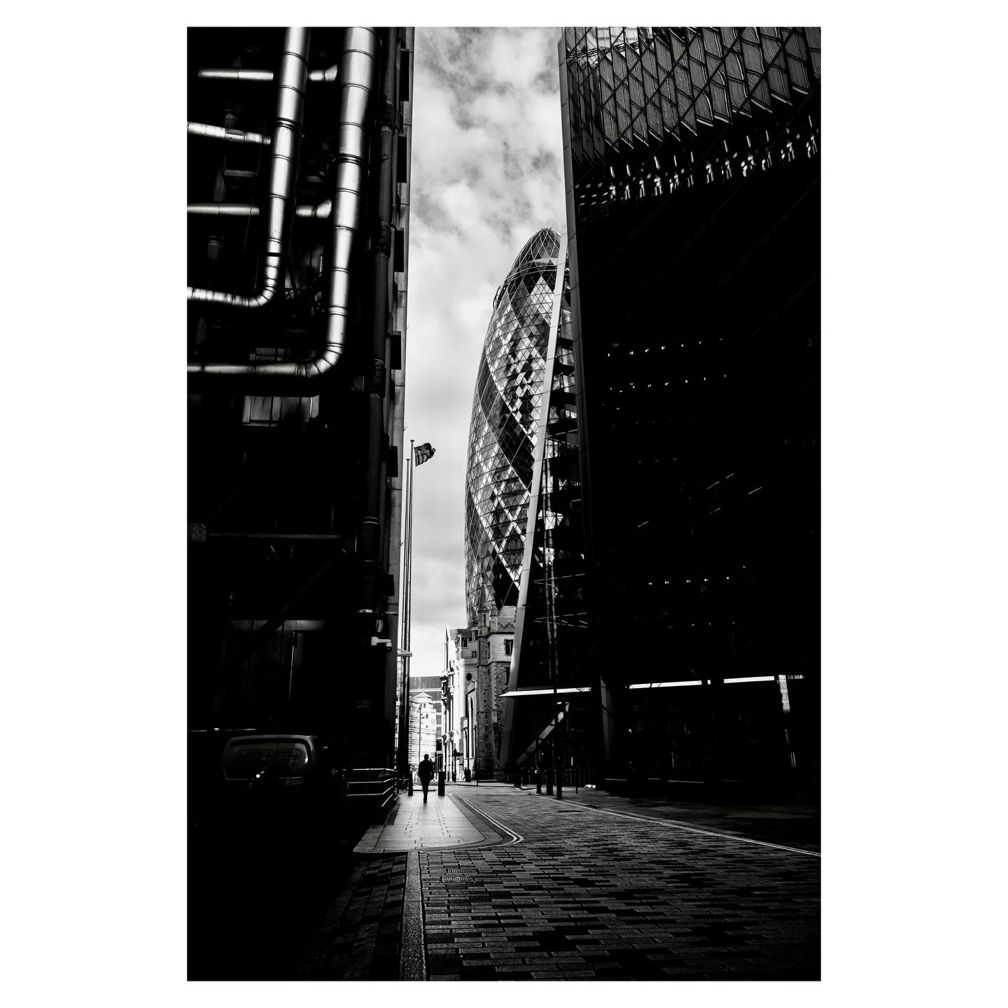 Towers of London.
London, England. 2026.
.
.
.
#streetphotography
#bwstreetphotography
#blackandwhitephotography
#bnwstreet