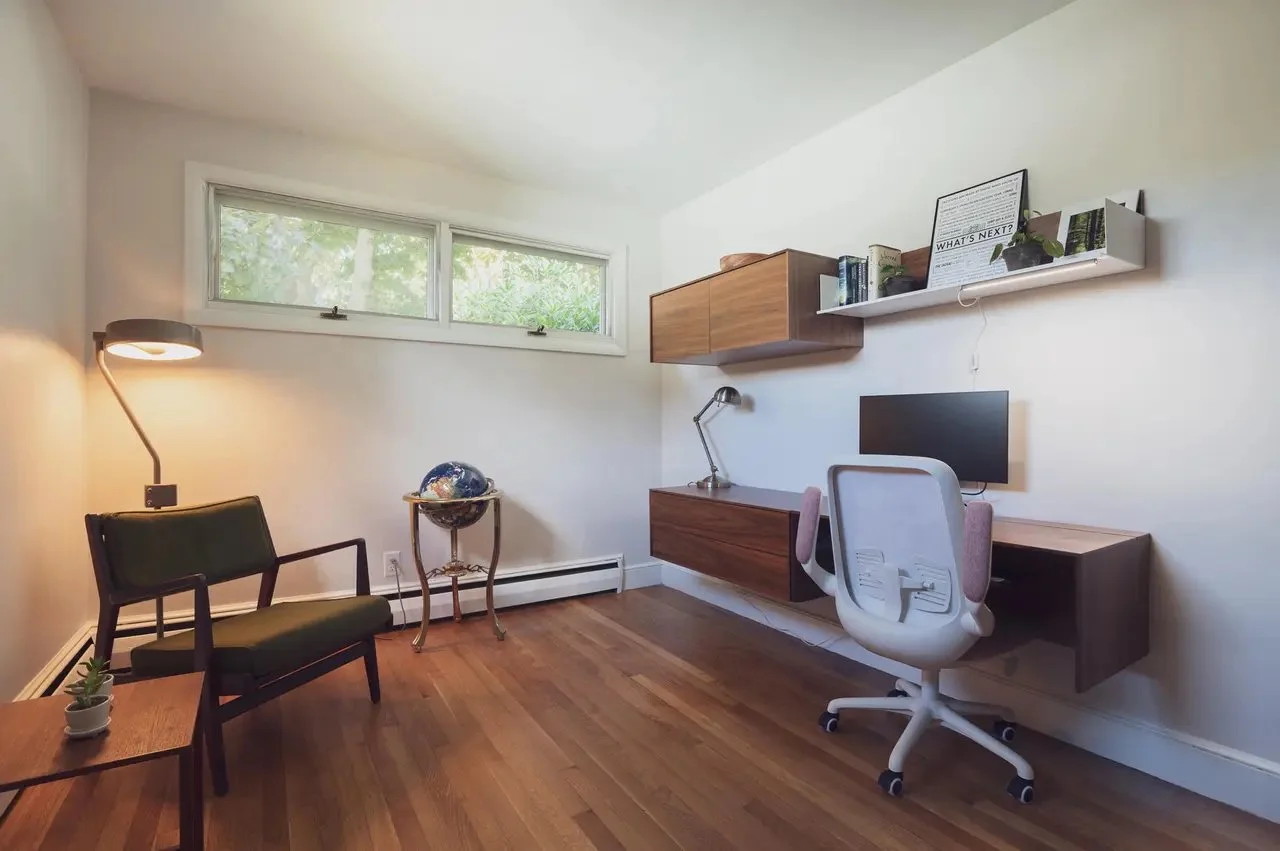 Cape Elizabeth – Floating Desk Installation