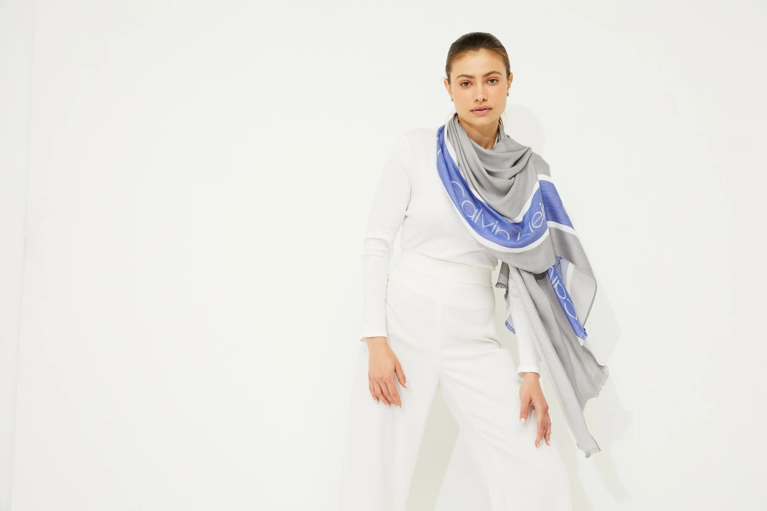 CALVIN KLEIN ACCESSORIES 305599-1570.jpg