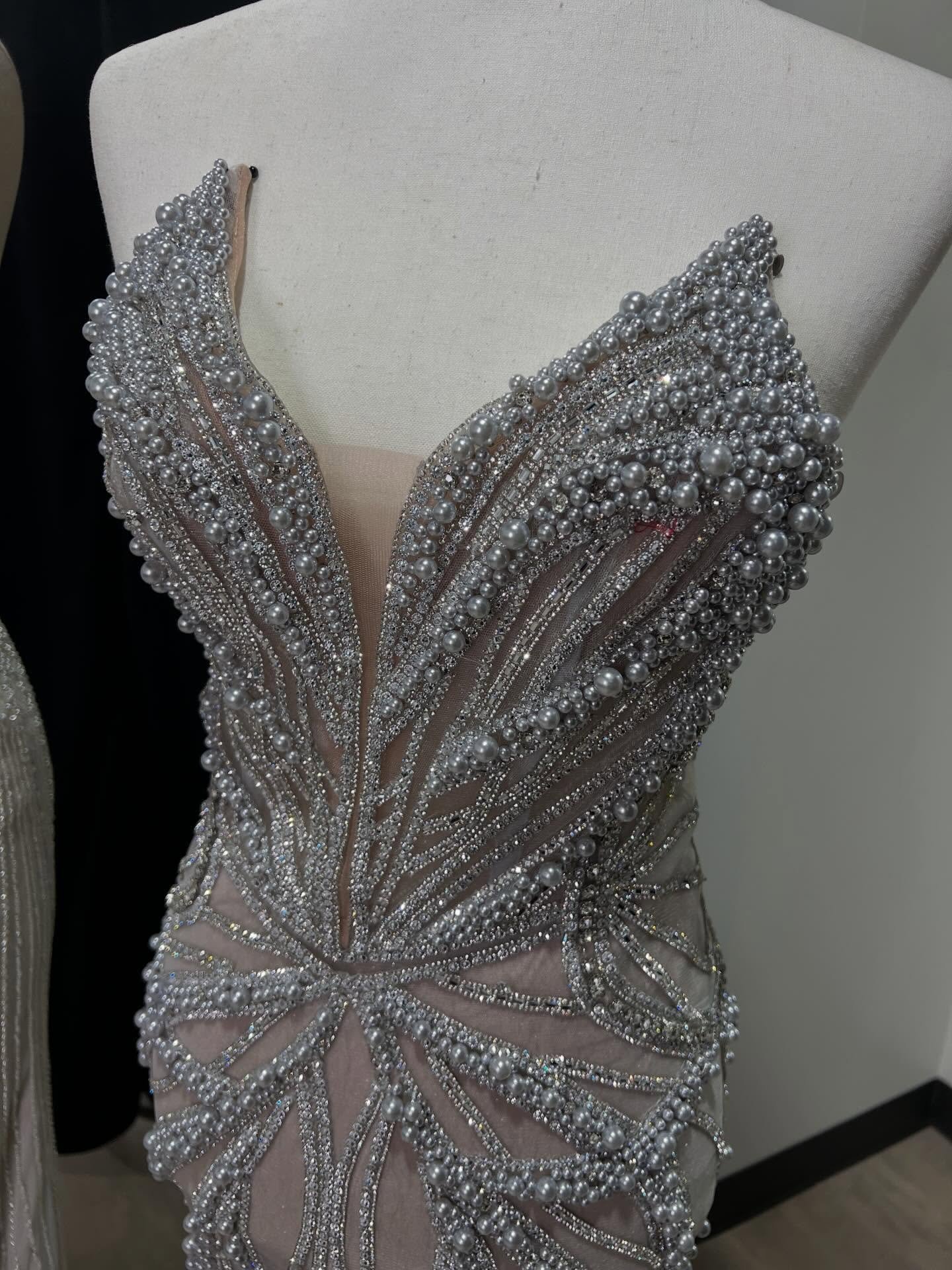 Shine brighter than the disco ball ✨ 
Silver prom dresses are stealing the spotlight this season&hellip;.
#silverpromdress #promdress #prom2026 #shoplocal #shopict