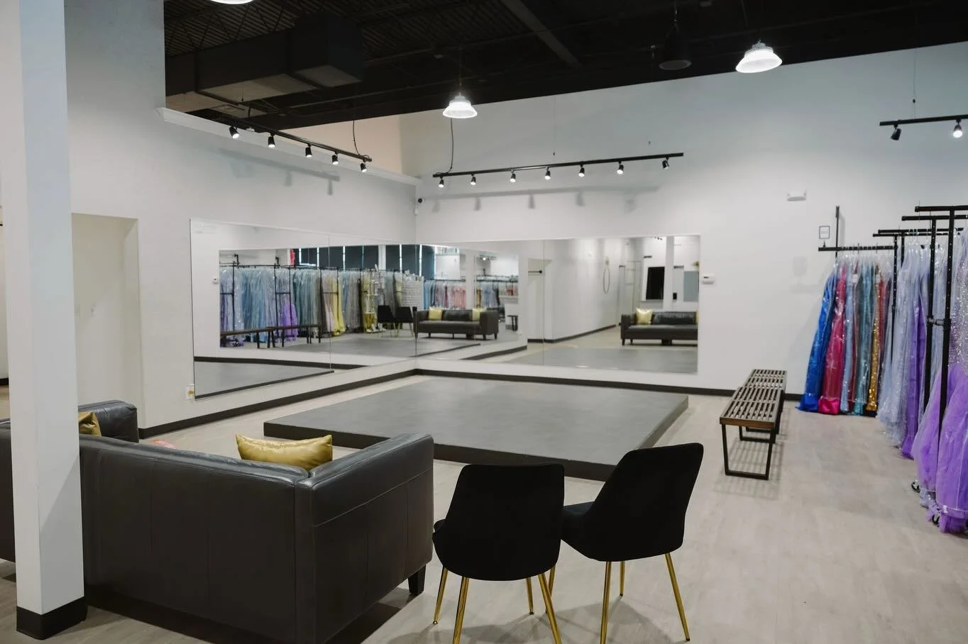 ✨ The Space of Occasions by Dress Gallery ✨
A beautiful space to find the dress. 👗 Our spacious dressing rooms let you take your time, while our comfortable viewing area makes it easy for your favorite people to be part of the moment. 🤍

Come exper