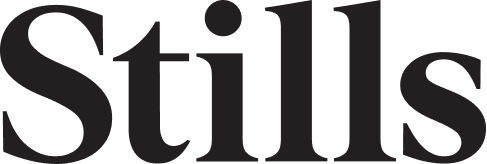 Der Schriftzug 'Skills' in schwarzer Schrift auf schwarzem Hintergrund.