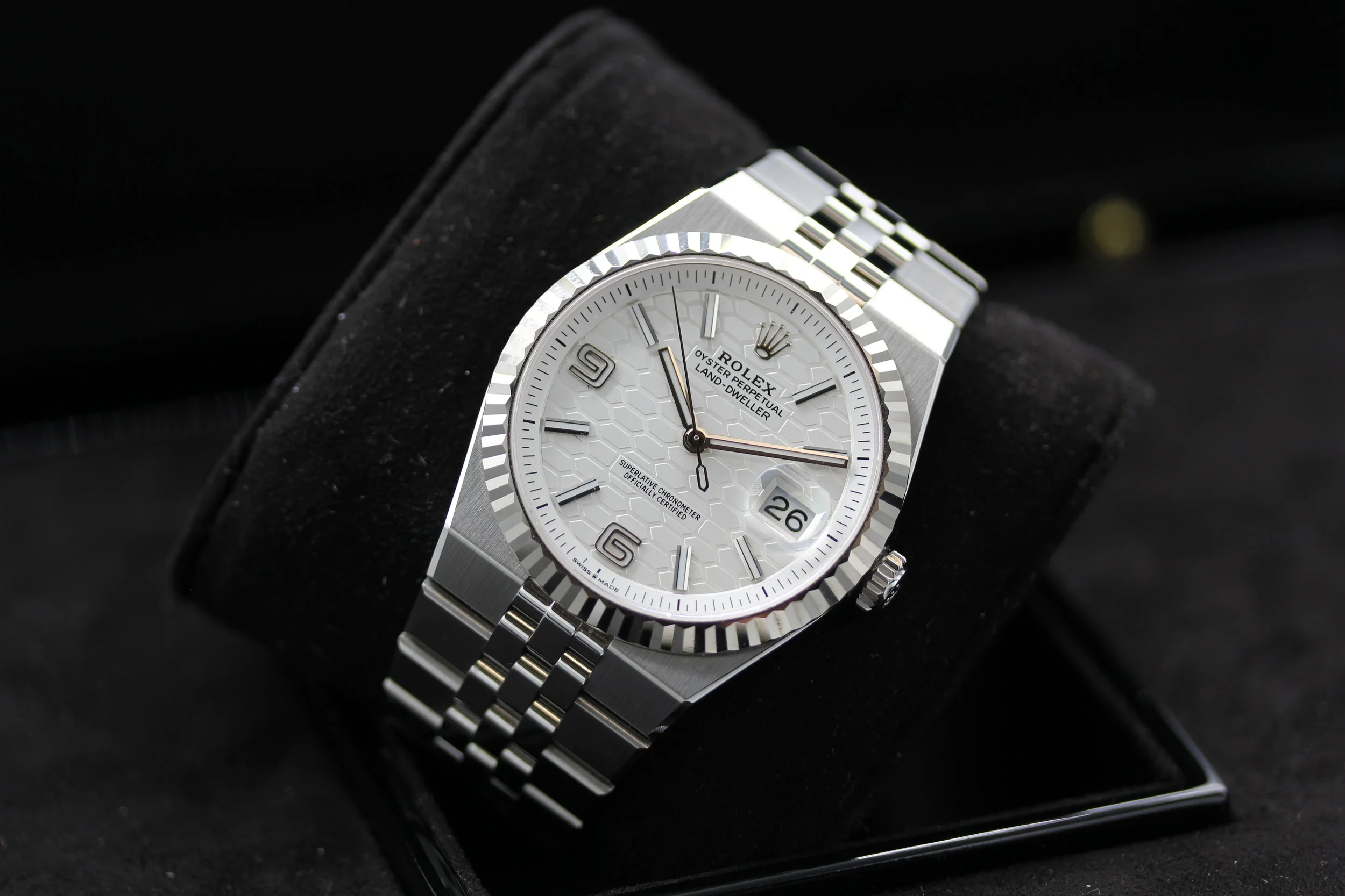 Rolex Land Dweller 40 - 127334 - White Dial
