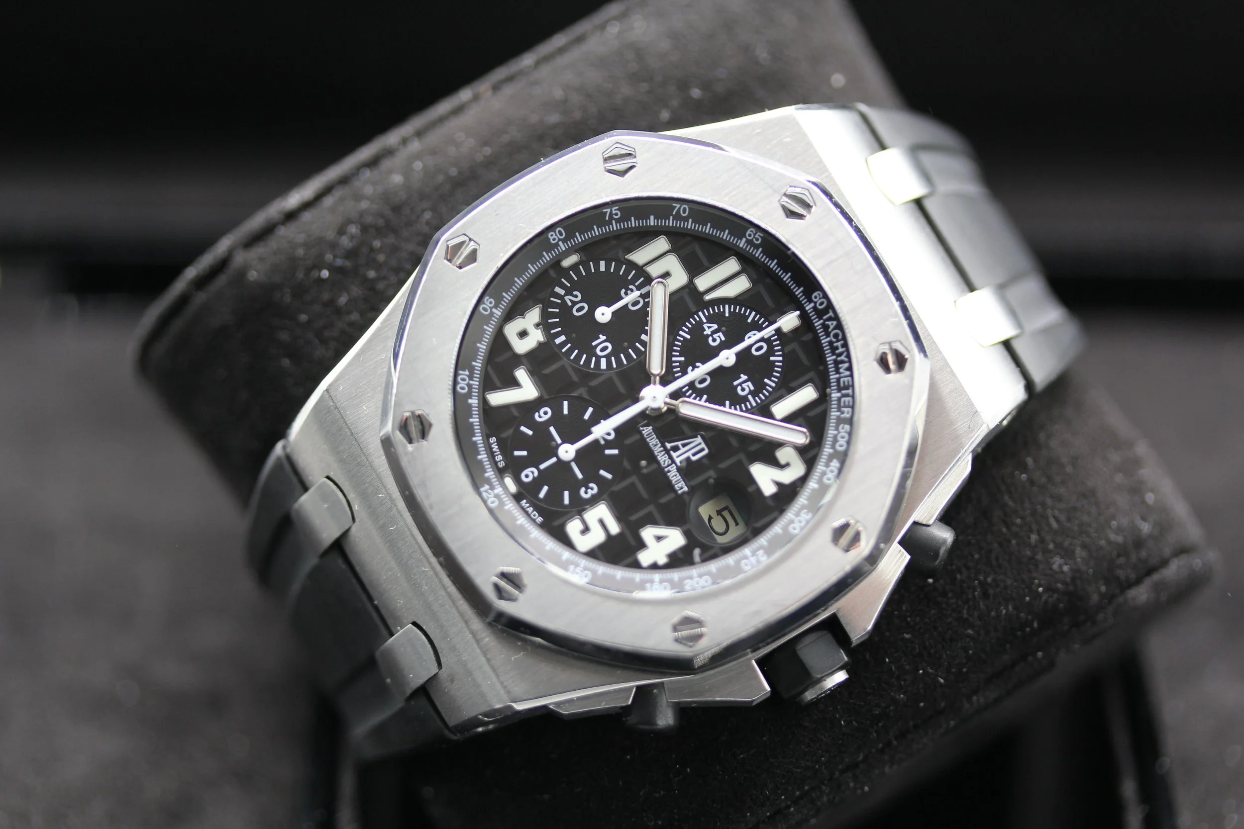Audemars Piguet - Royal Oak Offshore - Chronograph - Black Themes - 26020st