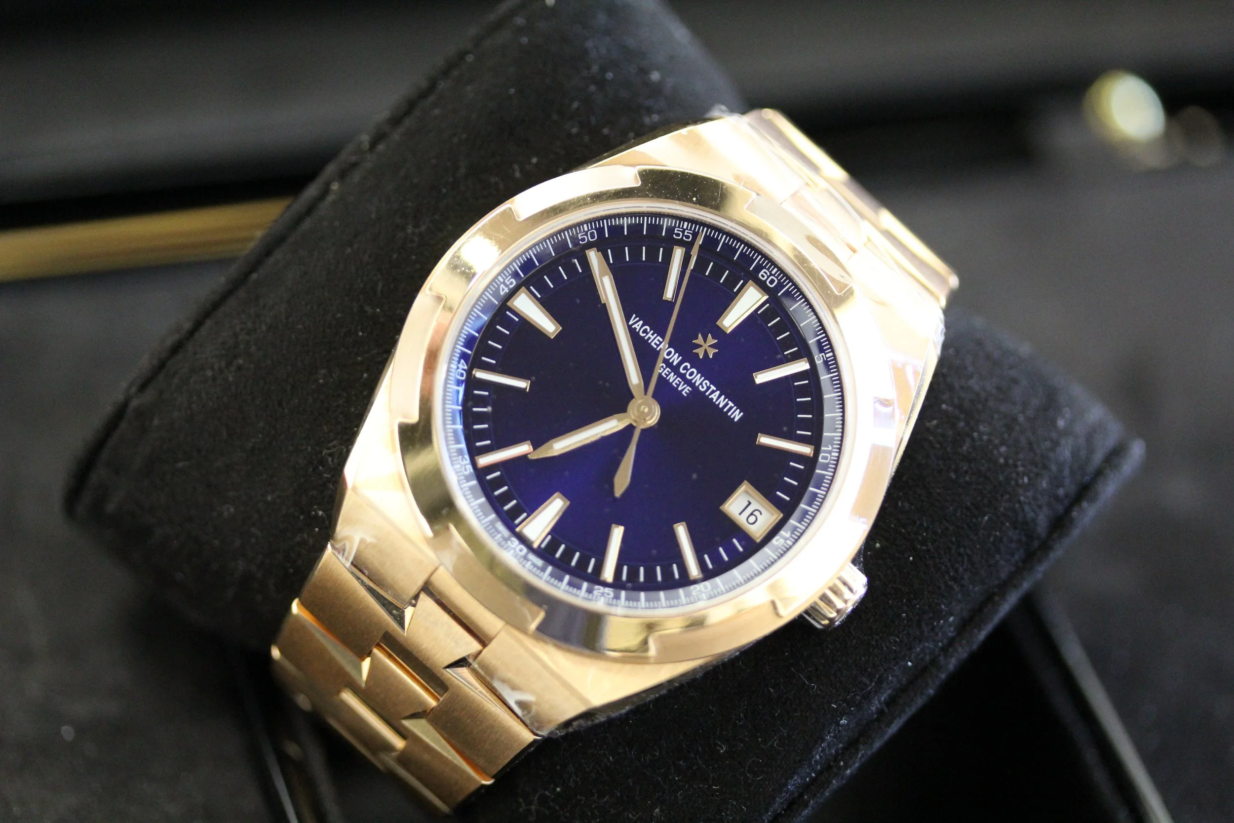 Vacheron Constantin - Overseas 4520v - Rose Gold (Bracelet Included)