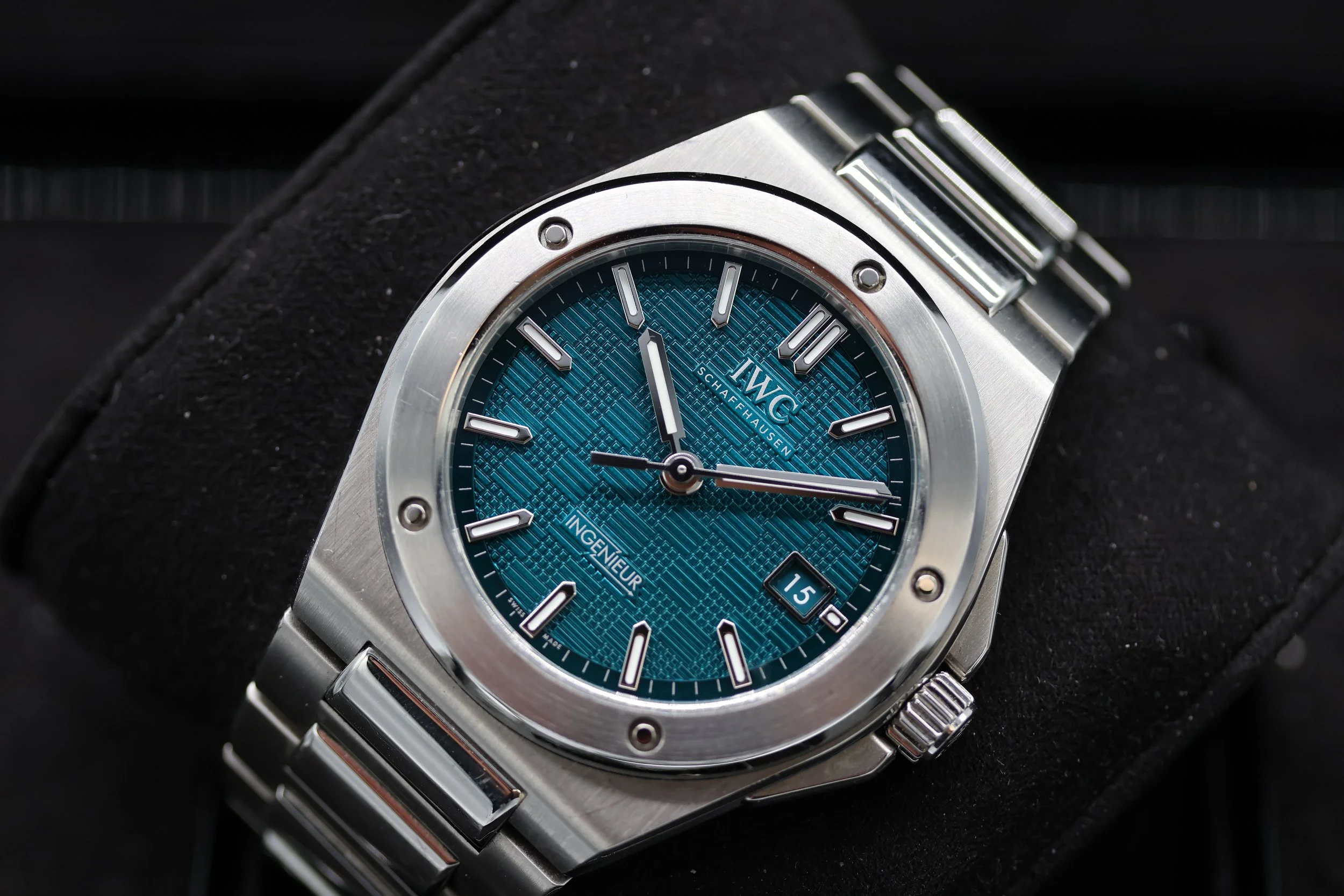 IWC - Ingenieur 40 - IW328903 - Aqua Dial