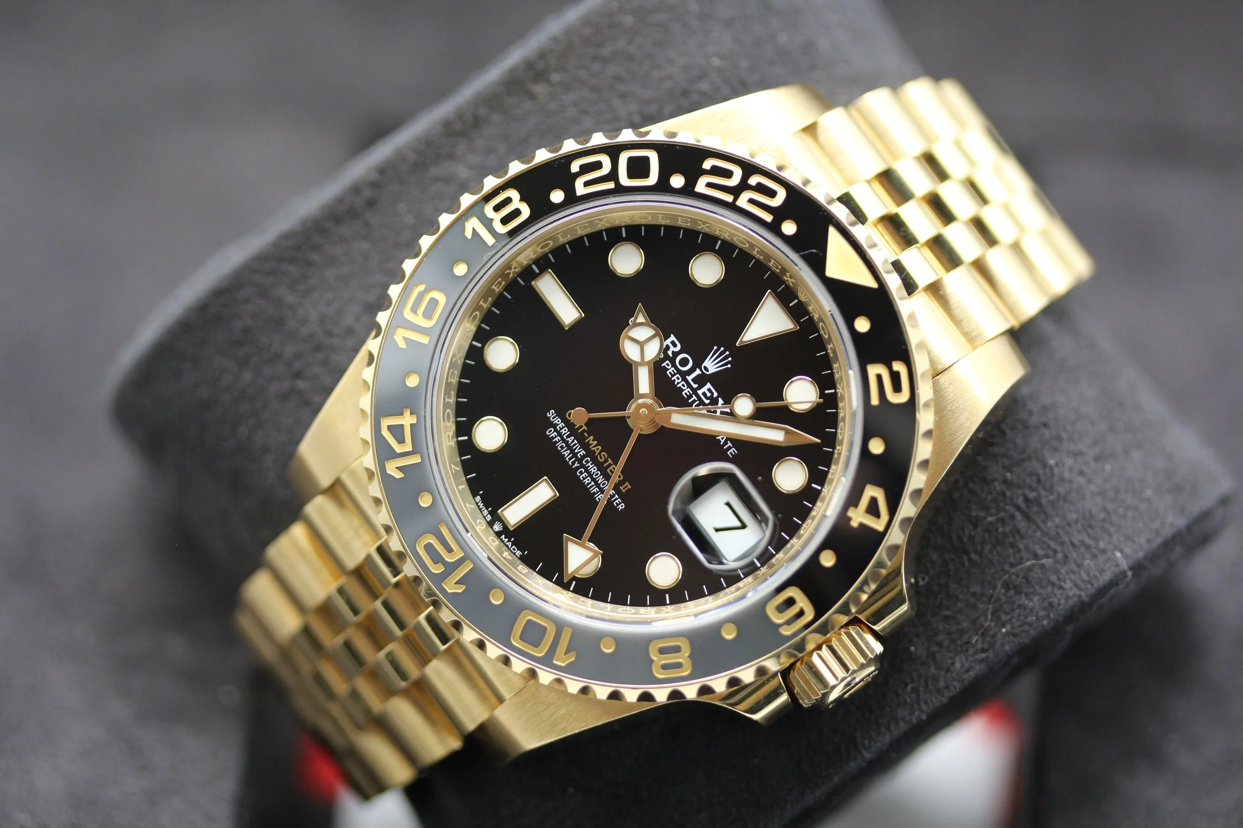 Rolex GMT Master II - Bruce Wayne - Yellow Gold - 126718GRNR