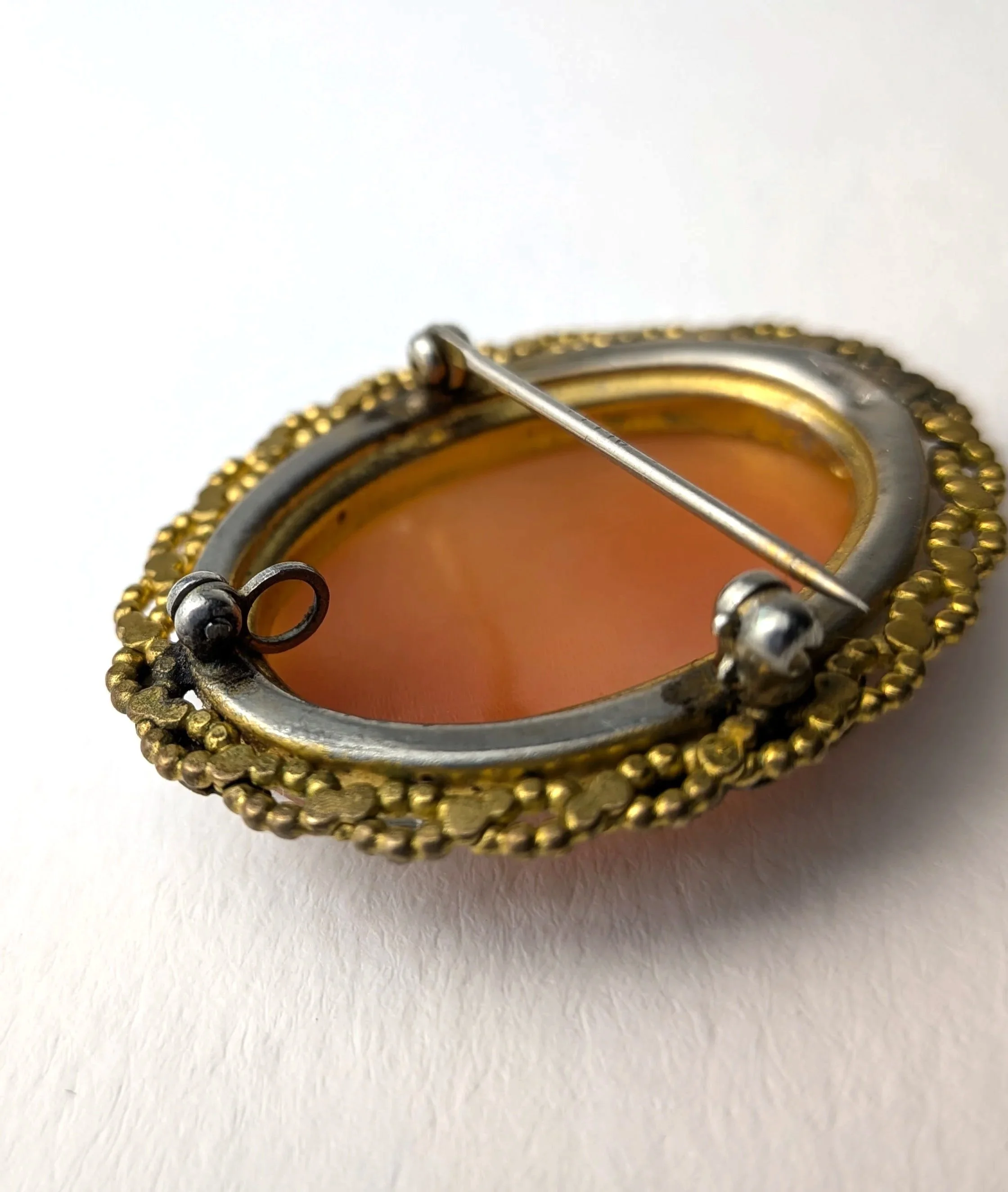 Shell+Cameo+Pendant+Brooch+in+Ornate+Gold+Filled+Frame+7.jpg
