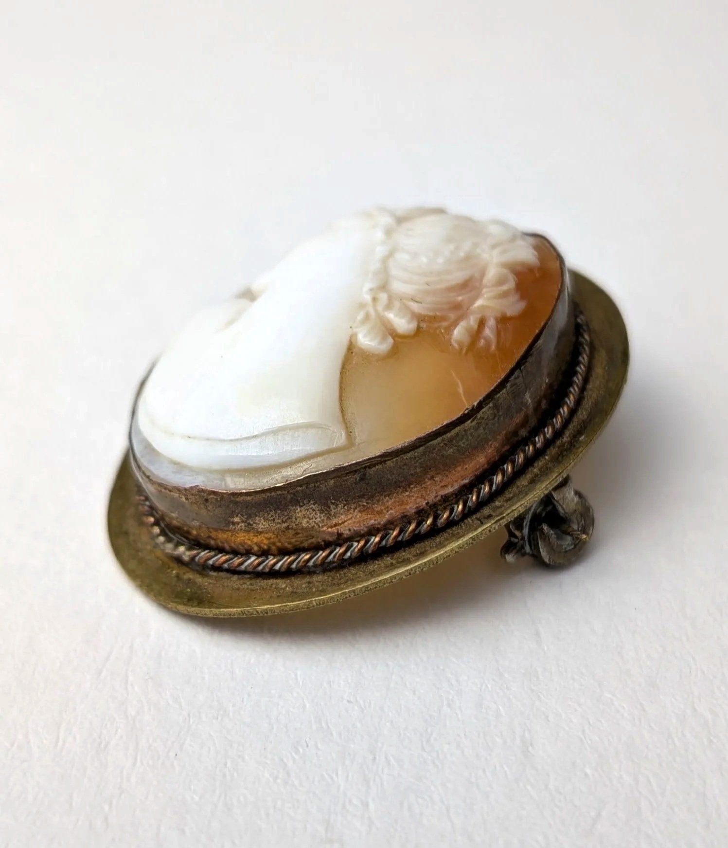 Gold+Filled+Shell+Cameo+Brooch+Pendant+Left+Facing+3.jpg