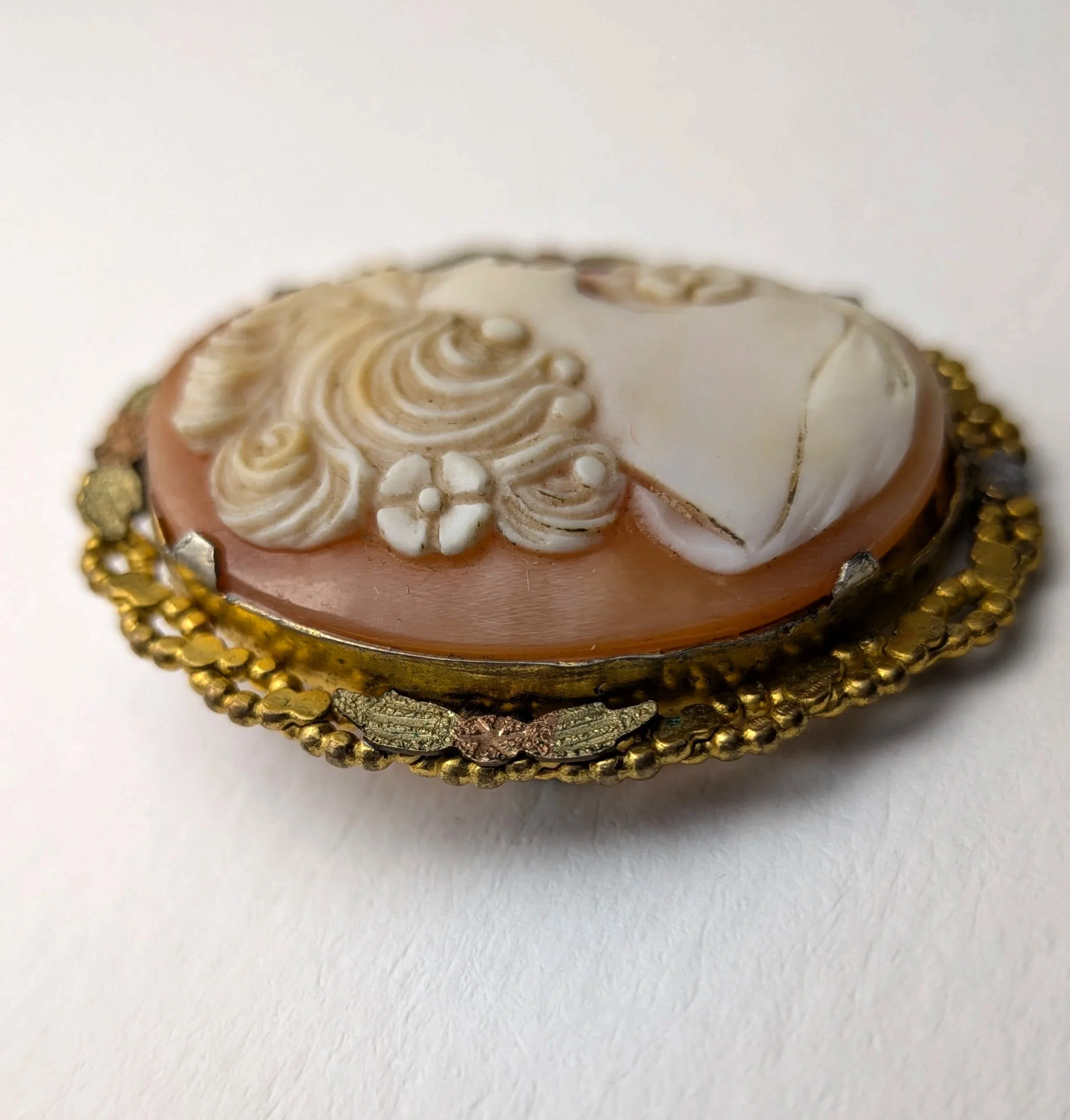 Shell+Cameo+Pendant+Brooch+in+Ornate+Gold+Filled+Frame+3.jpg