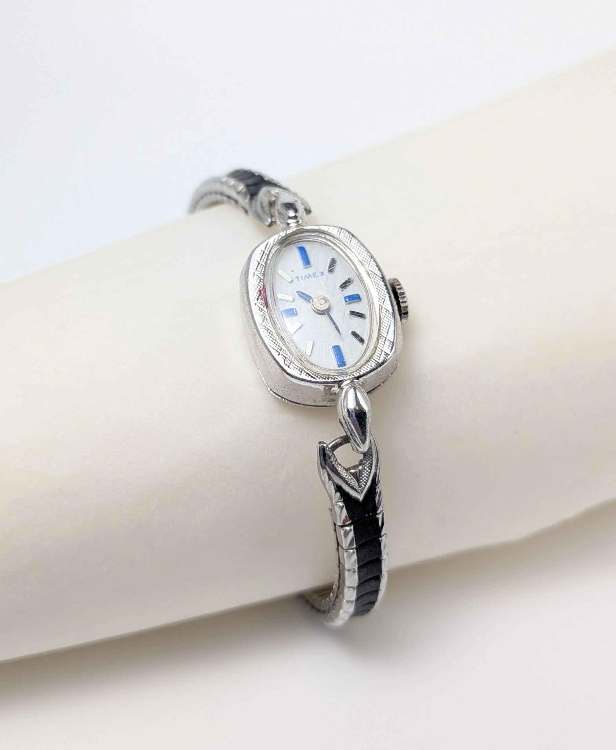 Timex Ladies Watch Silver Tone Blue Details Adjustable Band 6.jpg