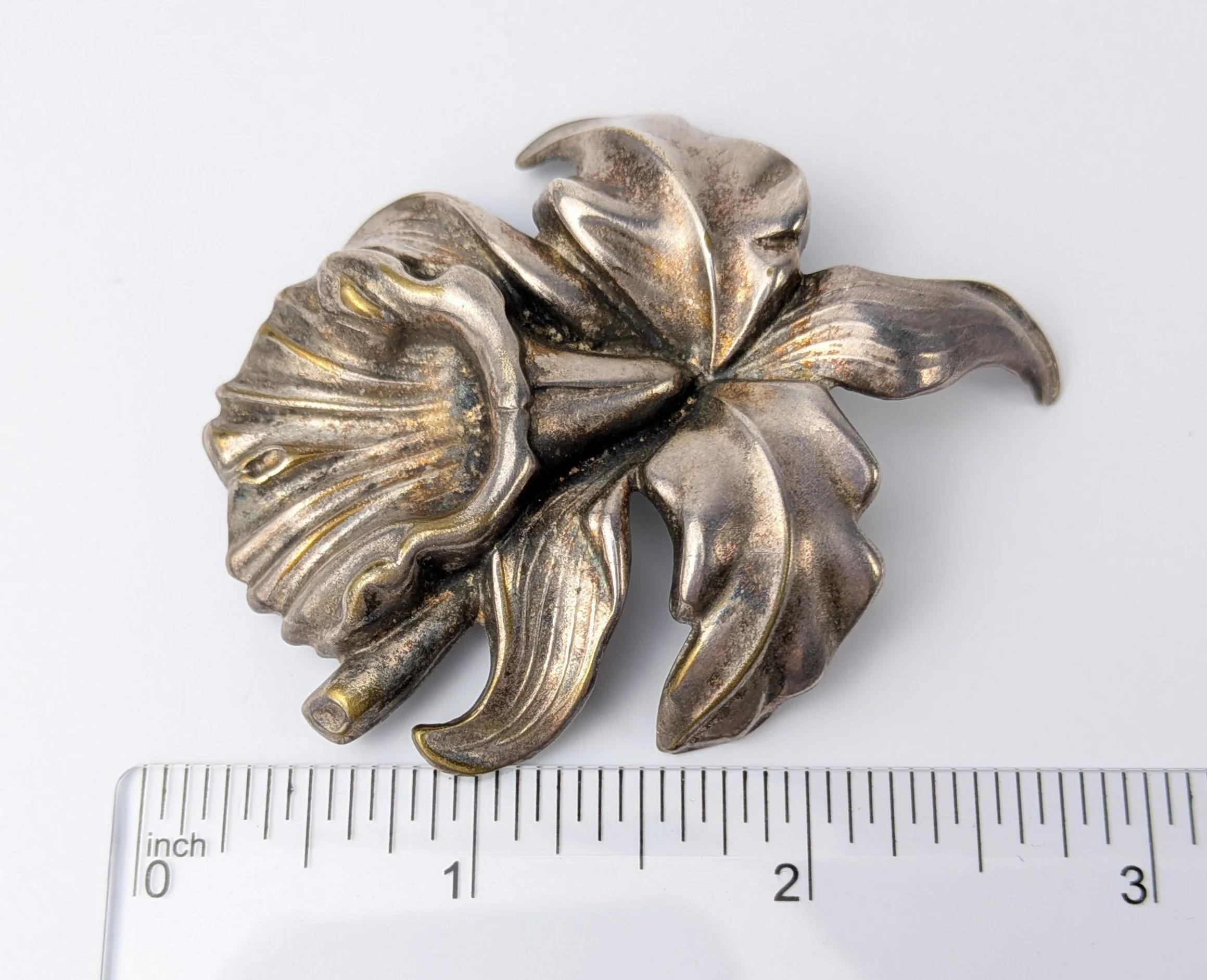 Daffodil Dress Clip Silver Tone Pot Metal 6.jpg