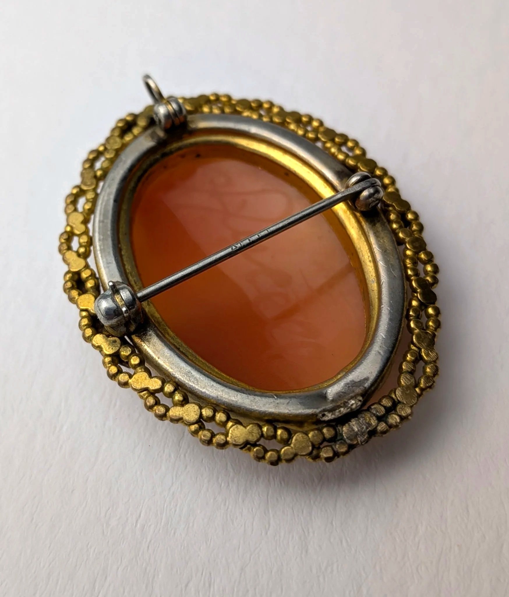 Shell+Cameo+Pendant+Brooch+in+Ornate+Gold+Filled+Frame+4.jpg