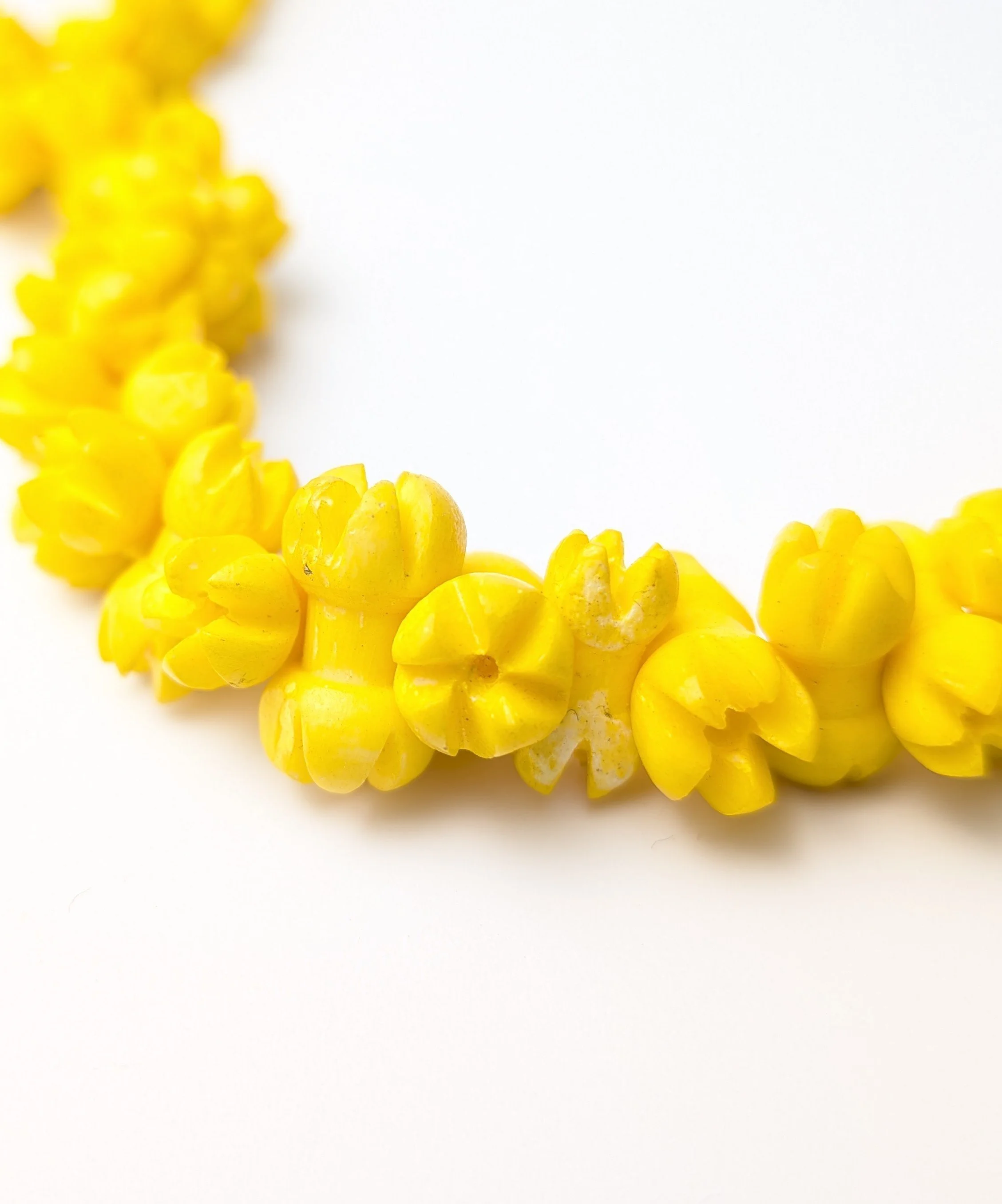 Hawaiian Pikake Yellow Carved Bead Lei Wedding Necklace 2.jpg