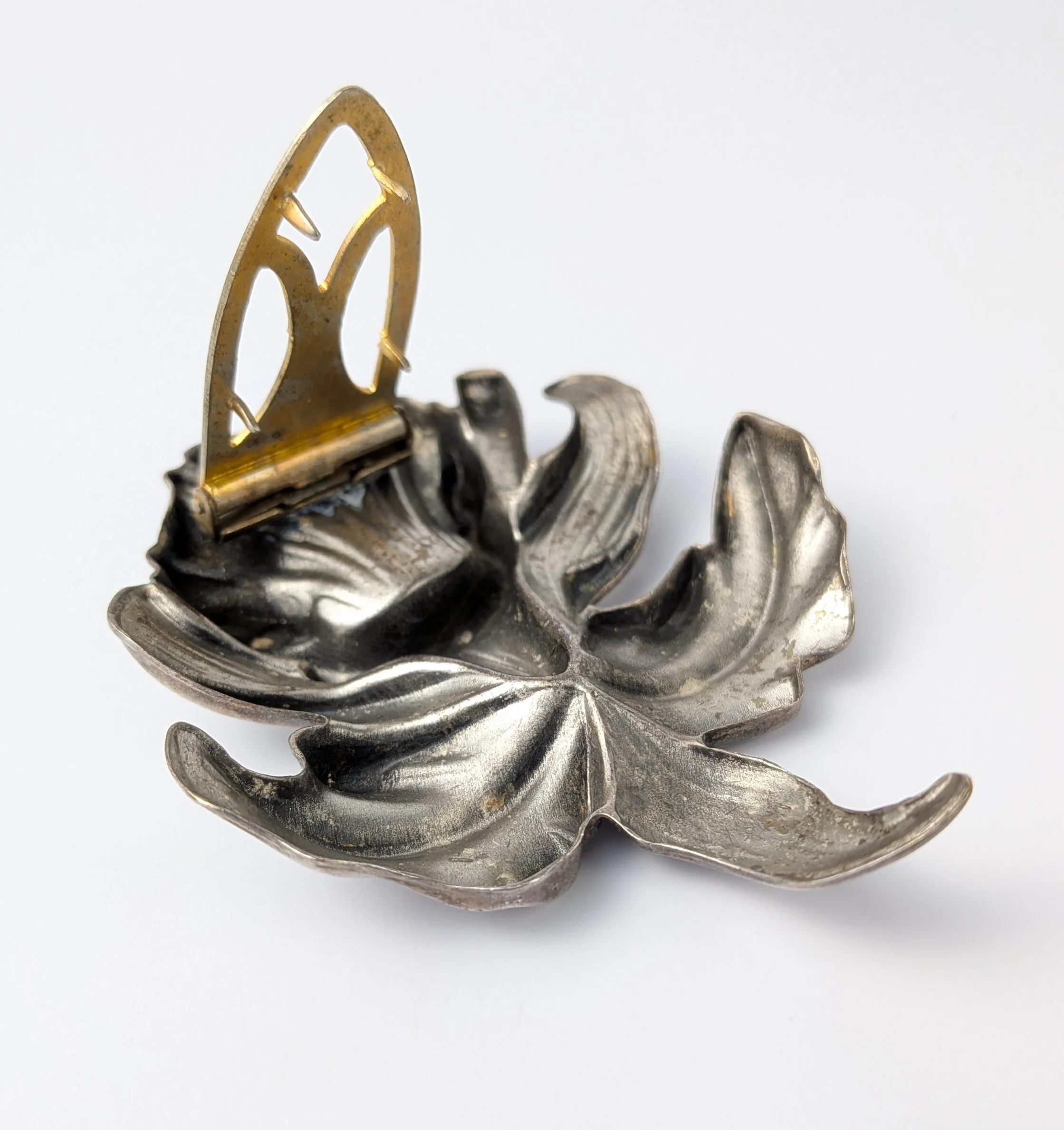 Daffodil Dress Clip Silver Tone Pot Metal 5.jpg