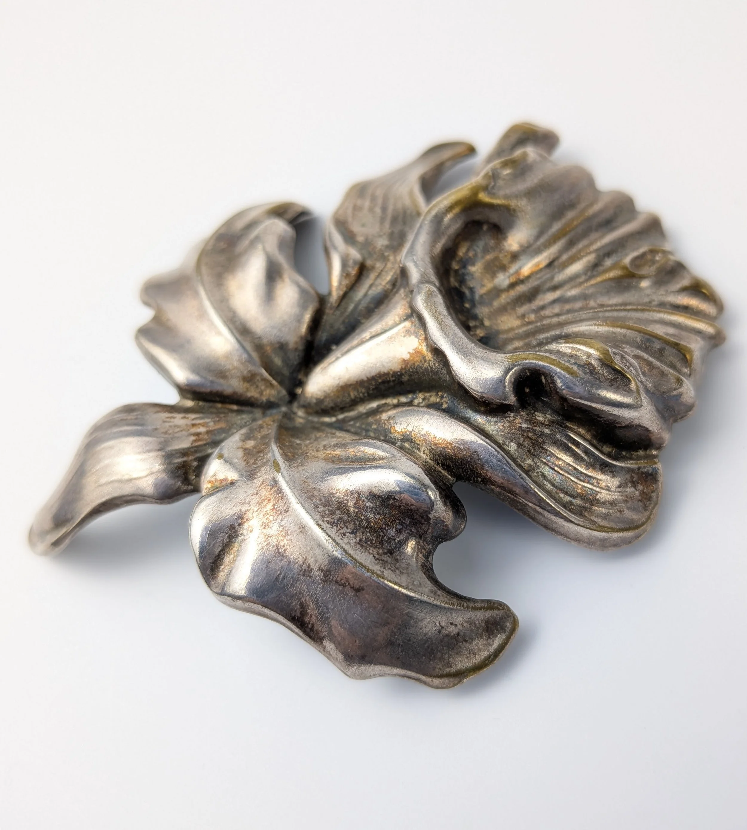 Daffodil Dress Clip Silver Tone Pot Metal 3.jpg
