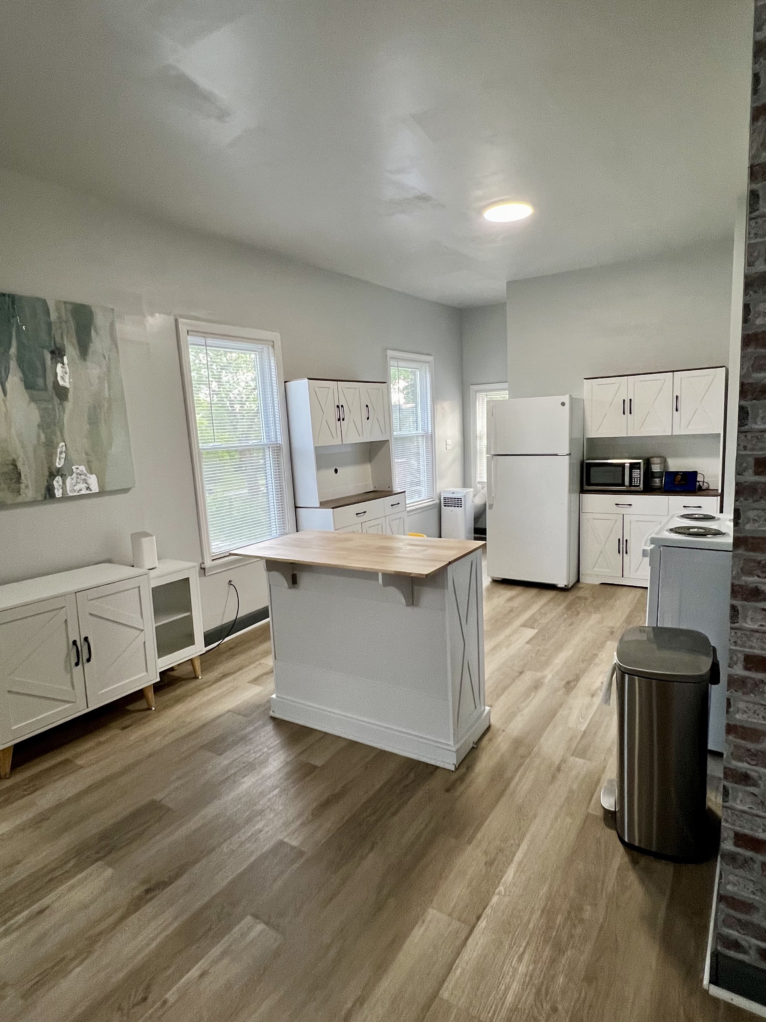 6077 Linwood Kitchen 2.jpg