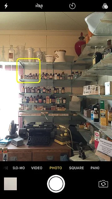 yellow square indicating a face on the iphone