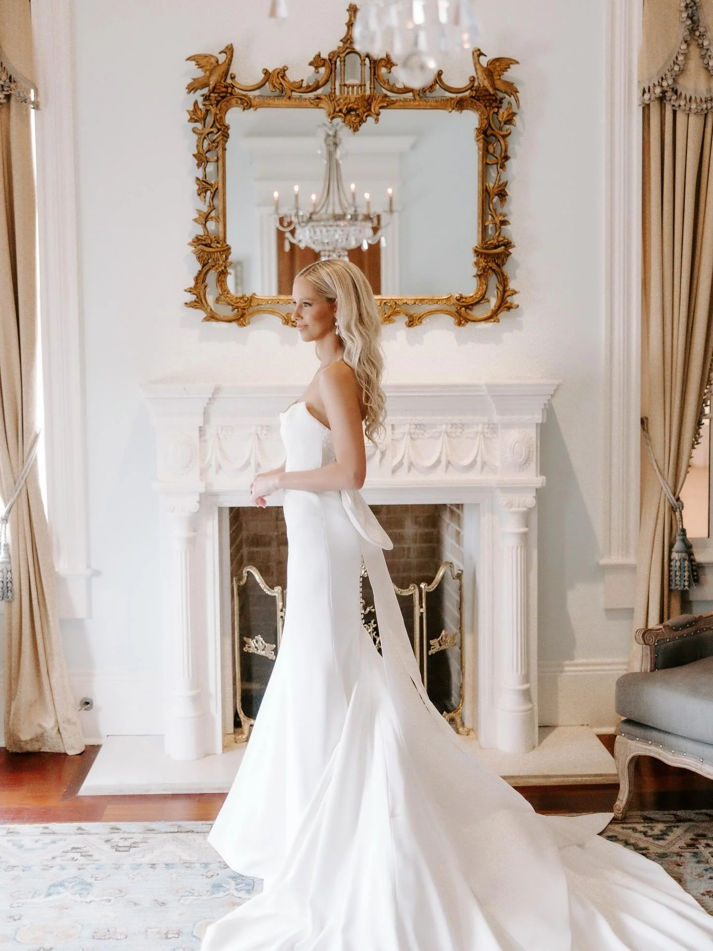 Caroline, effortless grace and timeless beauty wrapped into one unforgettable moment. There is something sacred about a timeless bride, carrying elegance, softness, and deep joy into the beginning of her forever.

And can we just take a moment for th