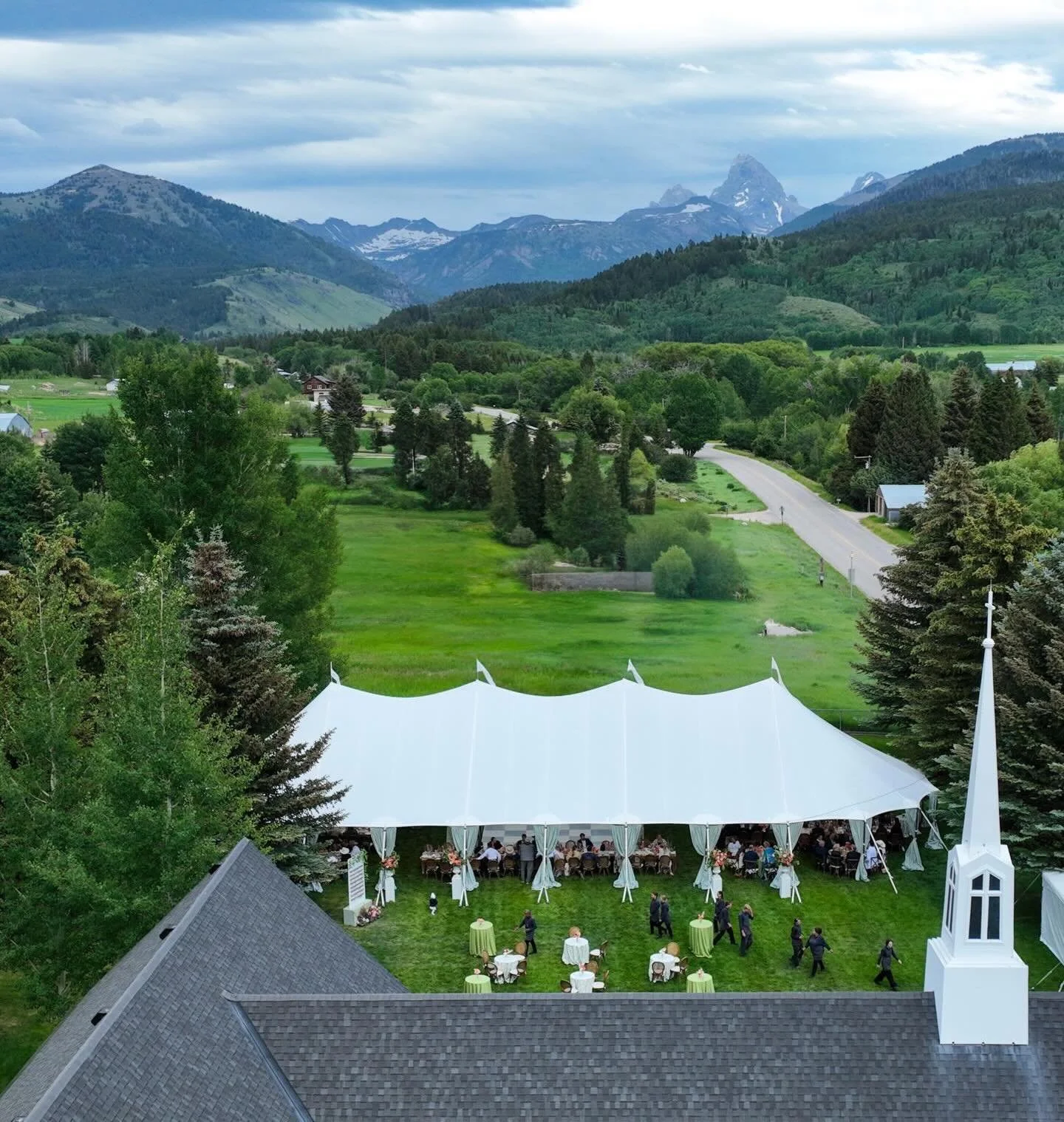 Some of my favorite designs begin with the story of the couple. For Emma and John David, that story led us straight to the water.

With their shared love for the outdoors, fishing, and the life they&rsquo;ve built out west, we knew the design needed 