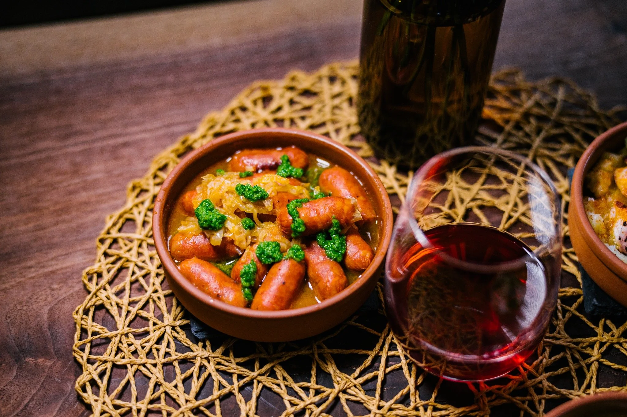 Staff favorite alert 🚨

Chorizo a la sidra = smoky chorizo + hard cider + that terracotta heat that keeps it sizzling all the way to your table.

Warning: you will fight over the last piece.
Tag your bread-sopper 👇

#CentraliaWA #DateNight #TapasBa