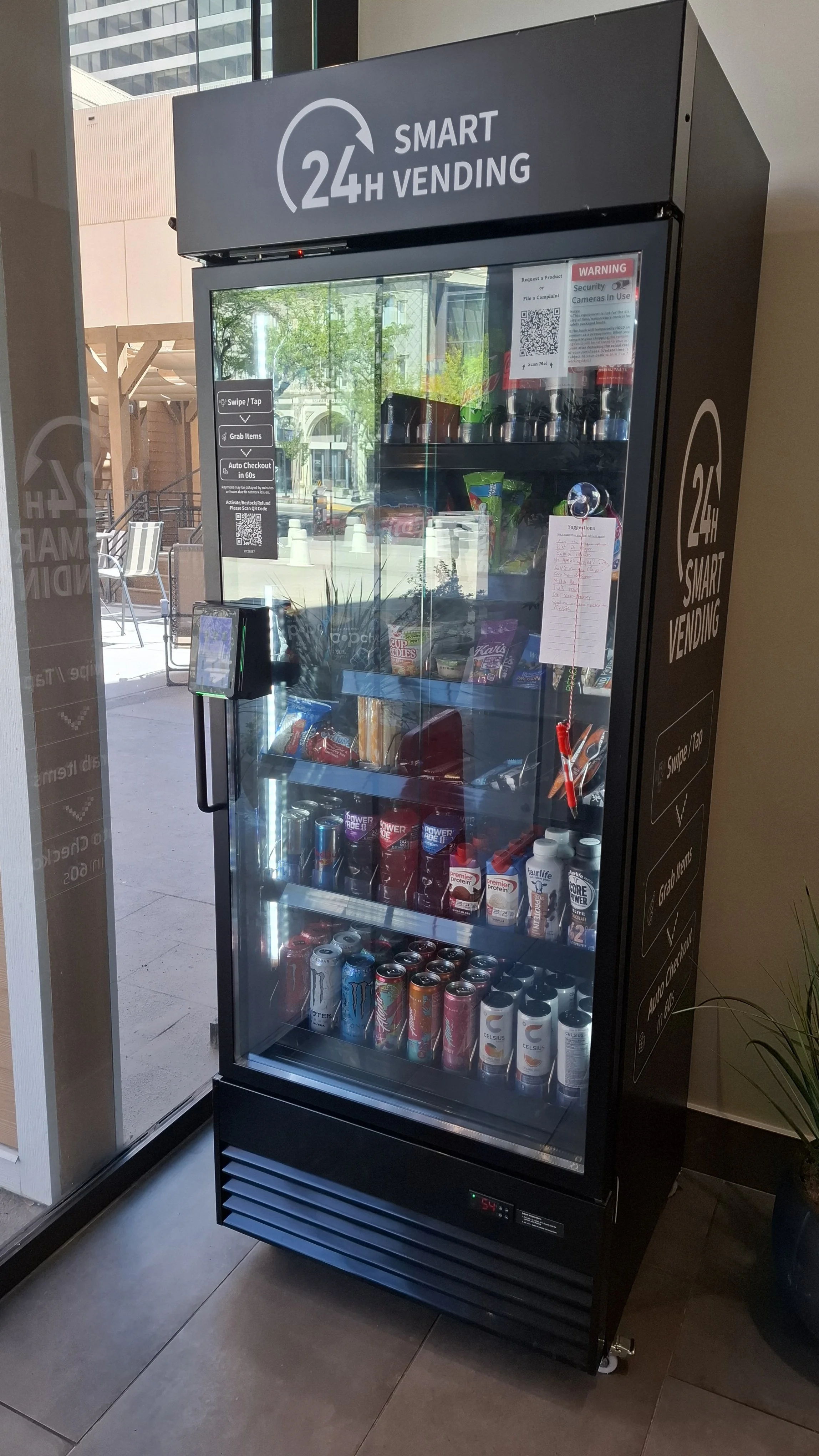 Why Apartment Residents Love Smart Coolers More Than Traditional Vending Machines