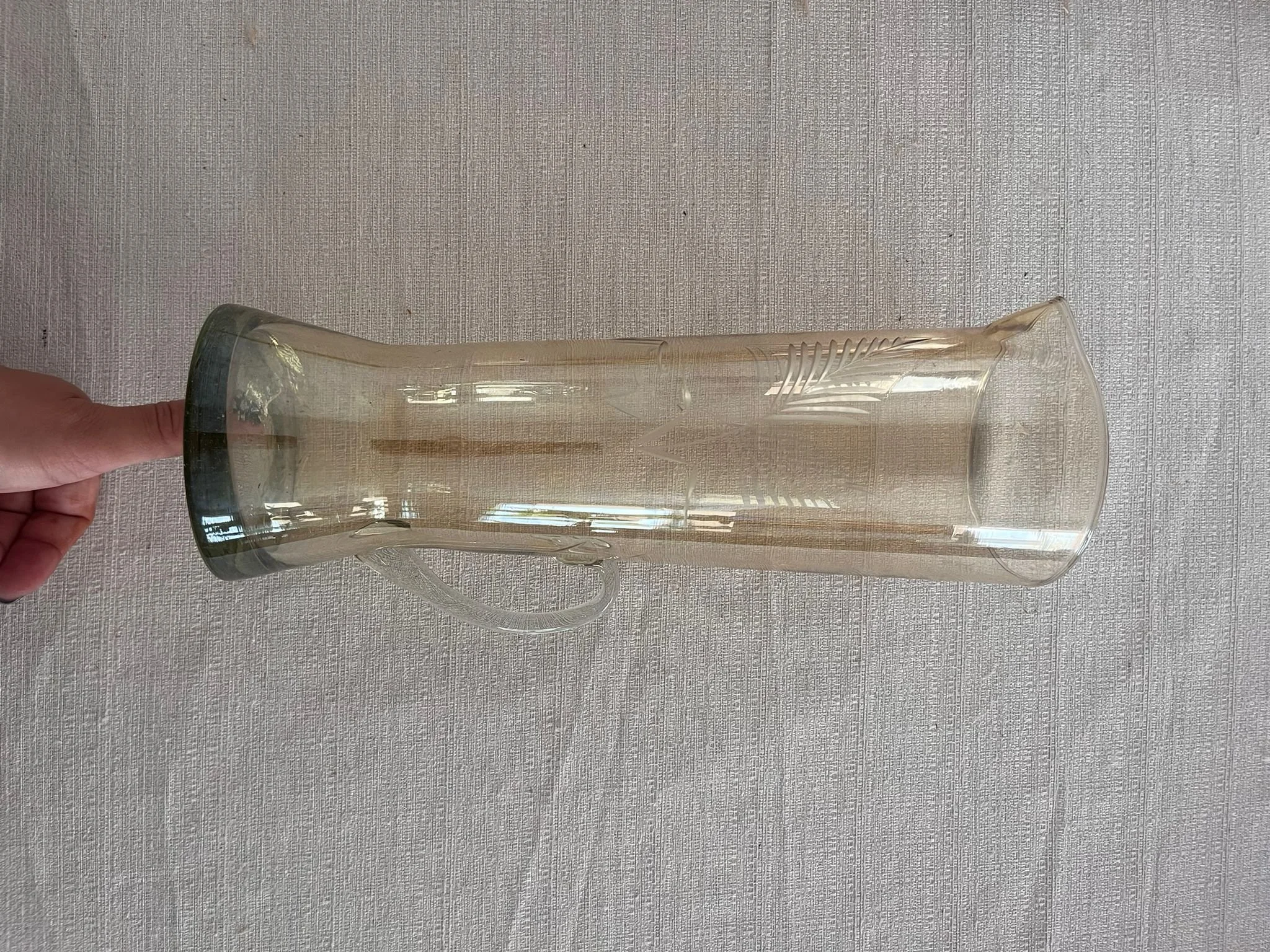 Jarra labrada ámbar