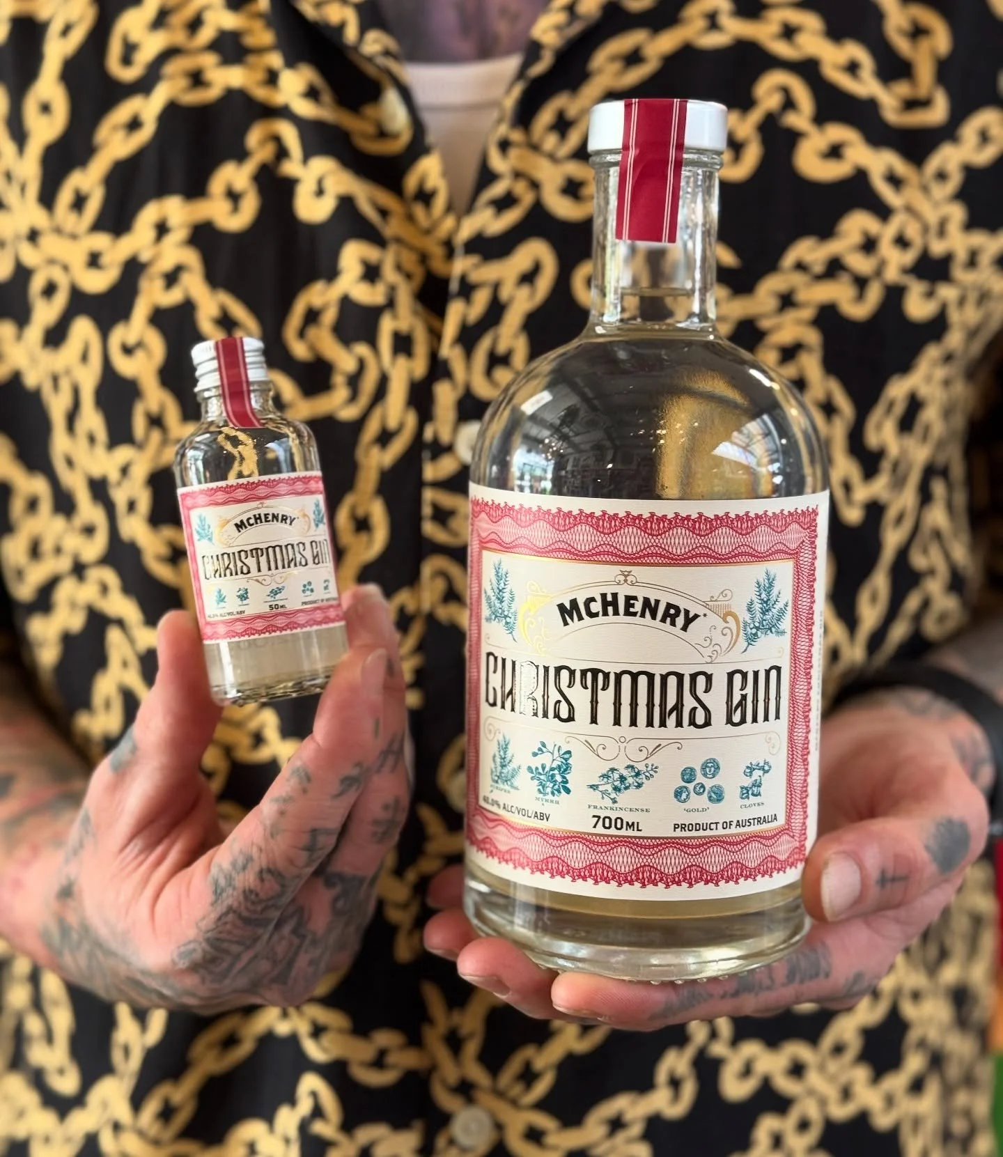 LAST DELIVERY BEFORE CHRISTMAS OF THE FAMOUS McHENRY CHRISTMAS GIN 🎄(the mini one is the cutest)  #reliquaire