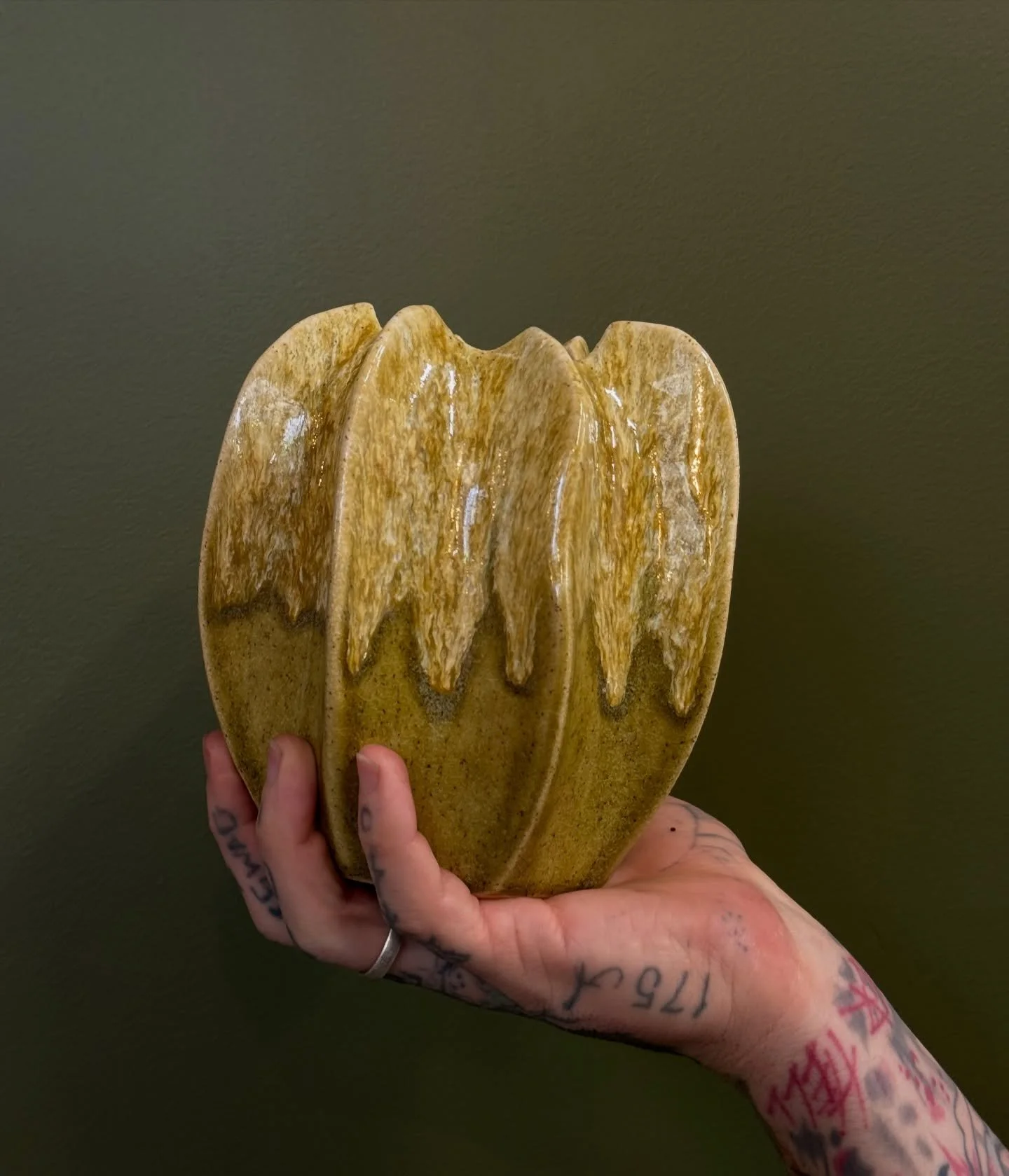 Fresh homewares finally landing after Christmas, this little vase is the definition of cool 📦📦📦 #reliquaire