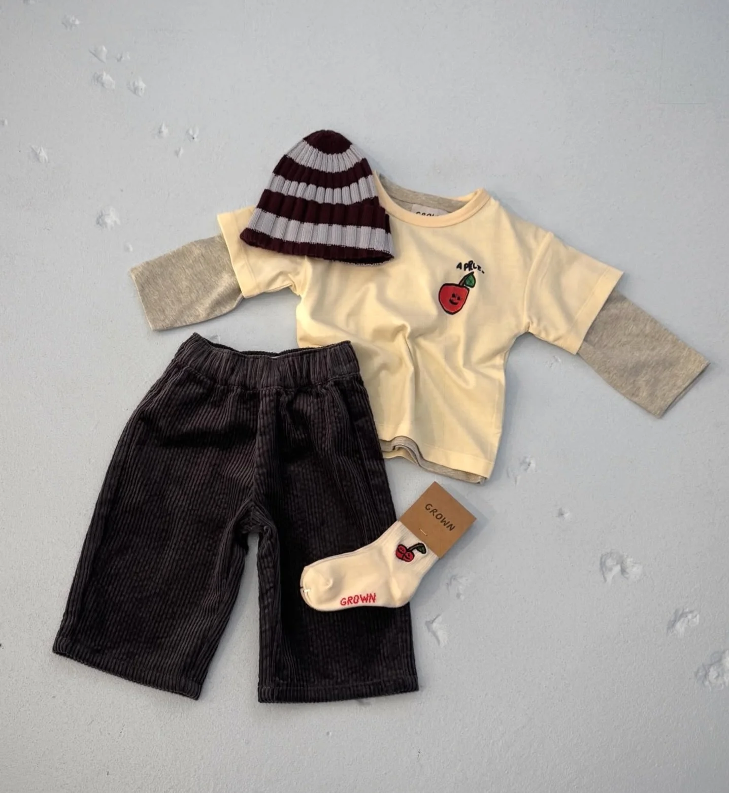 Monday outfit vibes for the kiddos from @grown.clothing we love this drop! Still some pieces in store now 🍎  #reliquaire