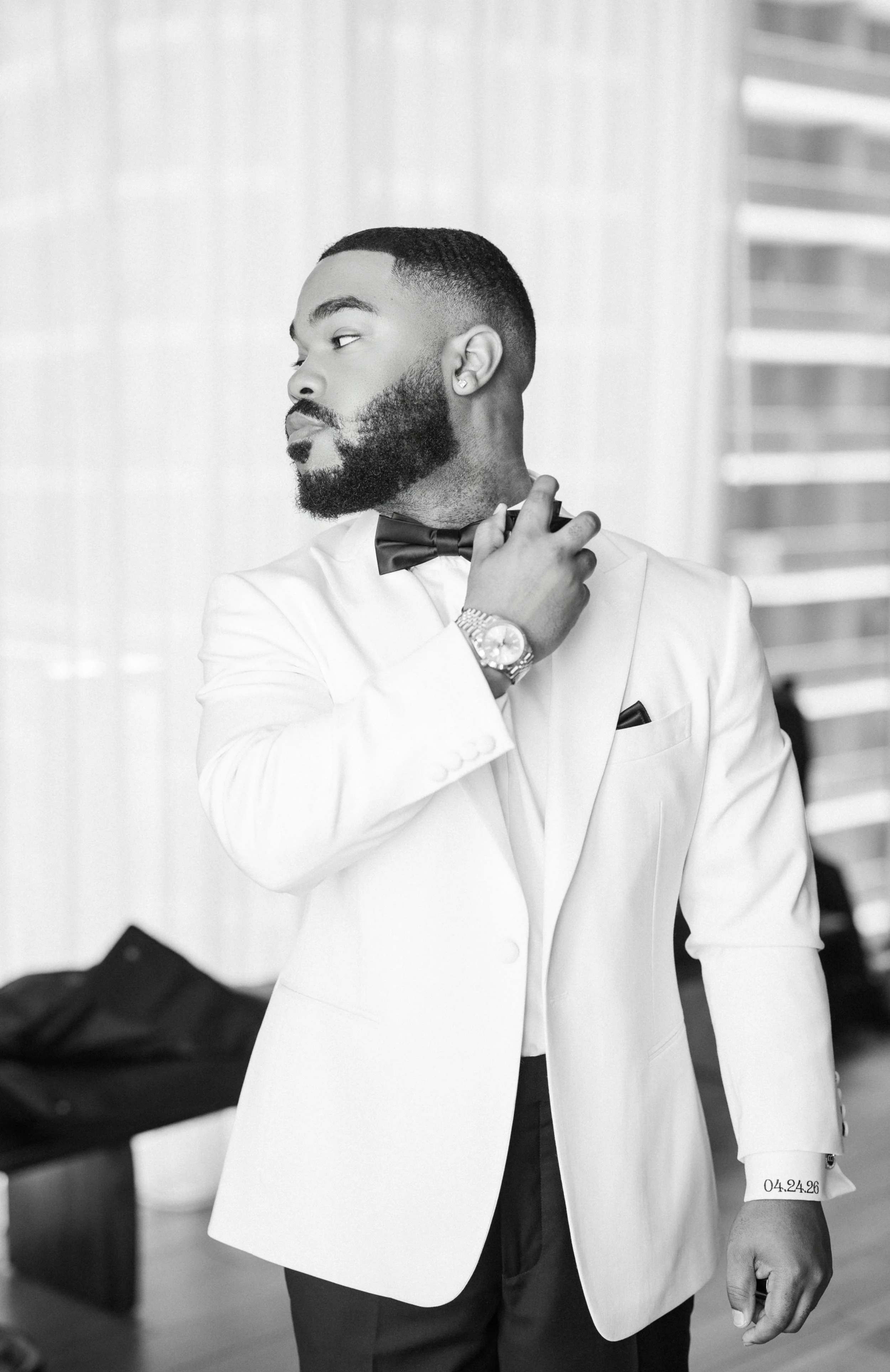 GroomGettingReady-86.jpg