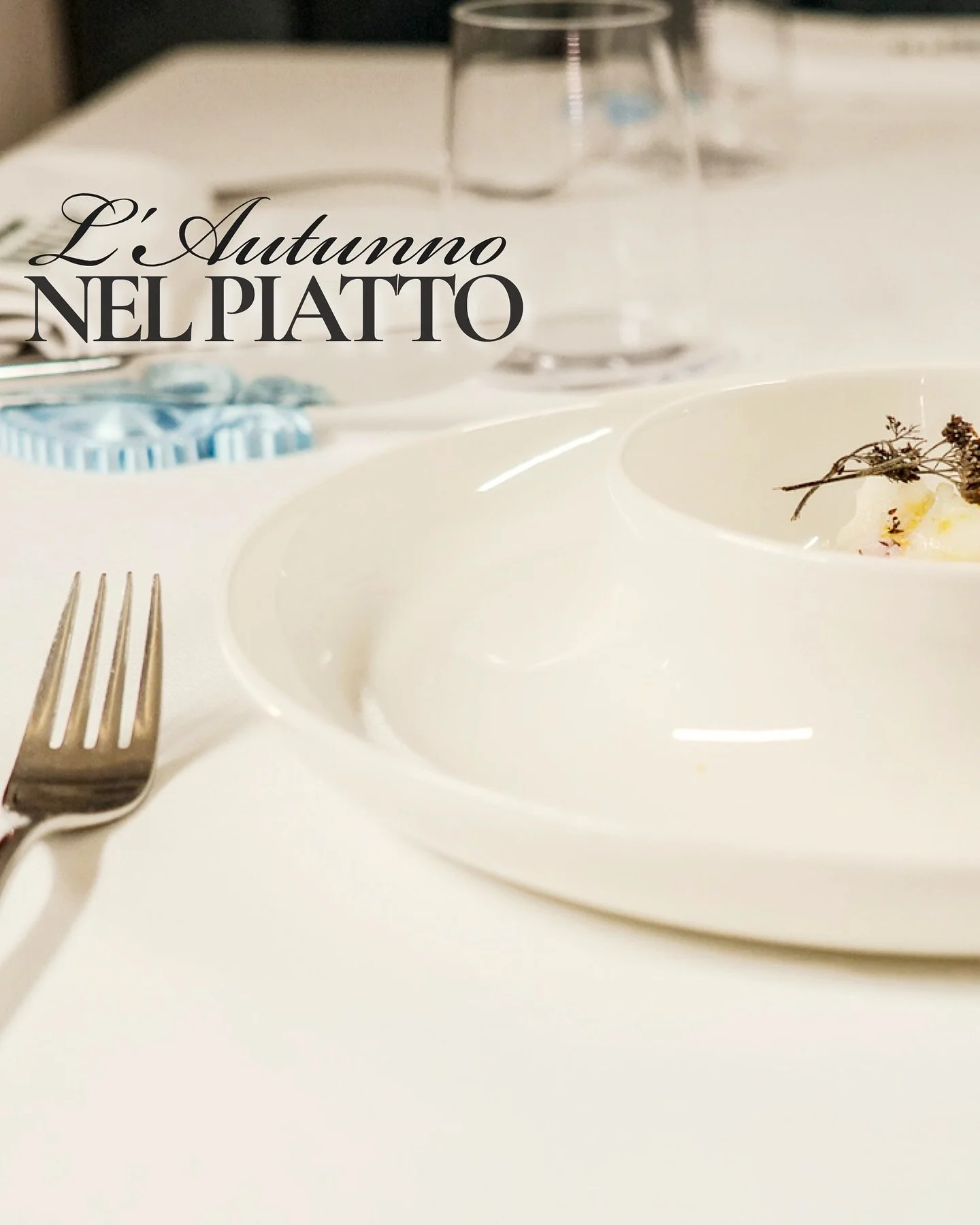 𝐂𝐚𝐩𝐨𝐧𝐚𝐭𝐢𝐧𝐚 𝐀𝐮𝐭𝐮𝐧𝐧𝐚𝐥𝐞
L&rsquo;autunno, da Armon&igrave;, ha il suo sapore: profumi caldi, colori pieni e ingredienti colti nel loro momento migliore.
Un piatto che parla di equilibrio e memoria, cucito sulla stagione come un abito s