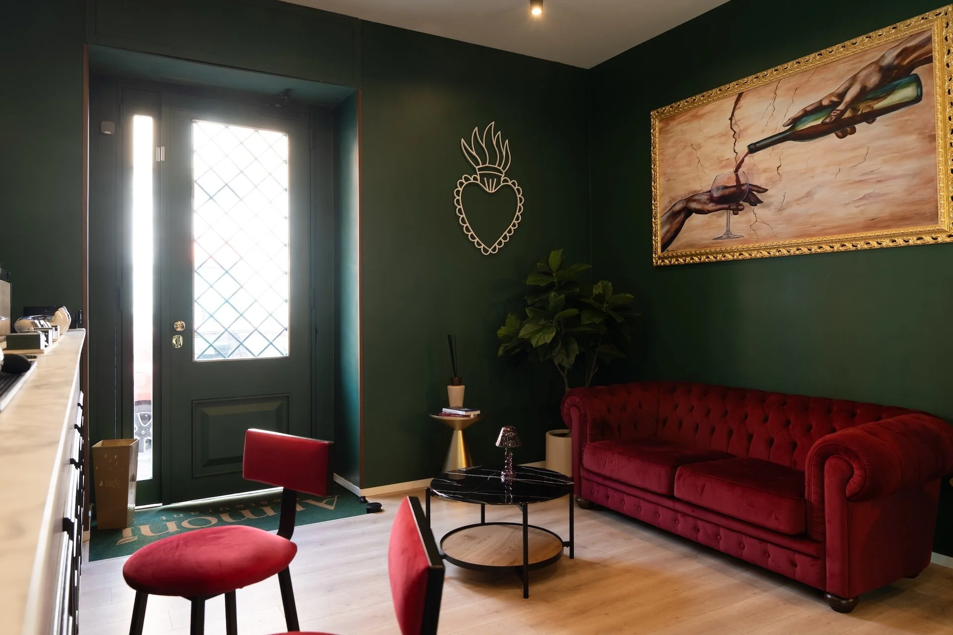 Ingresso elegante di Armonì Restaurant ad Aversa con atmosfera raffinata