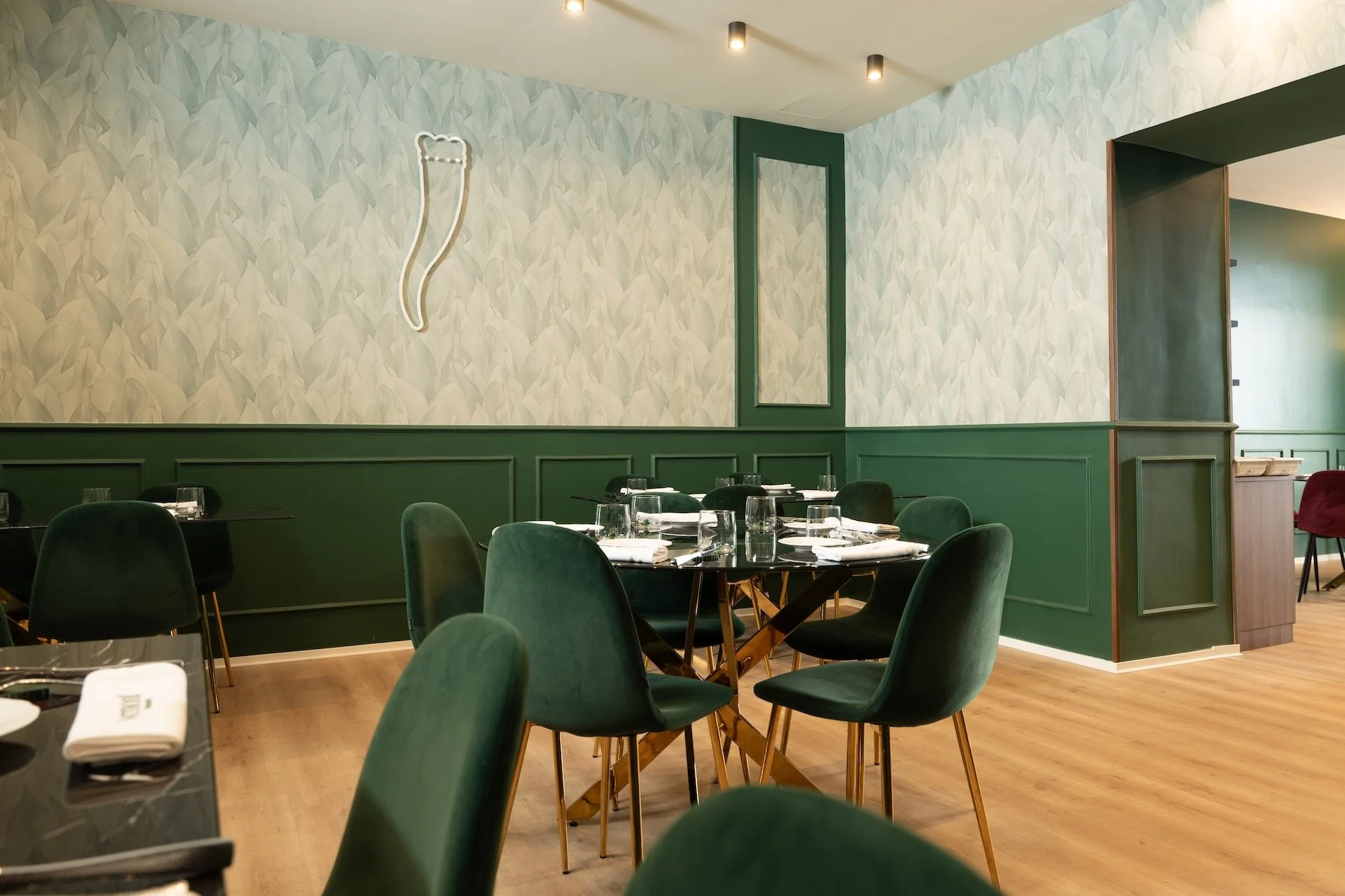 Sala verde di Armonì Restaurant Aversa preparata per un evento privato