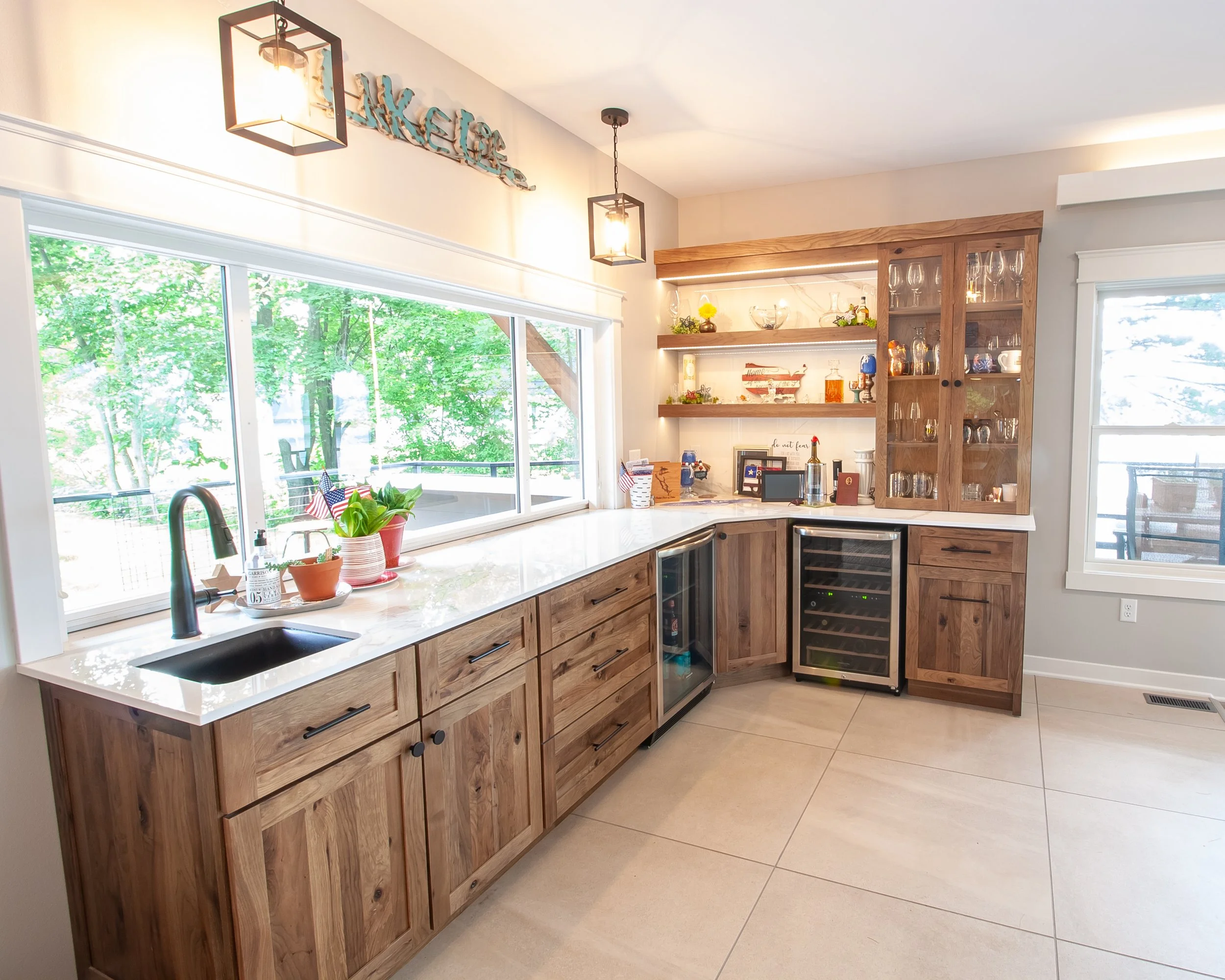 The Ultimate Lakeside Home Bar: The Power of Integrated Refreshment Centers