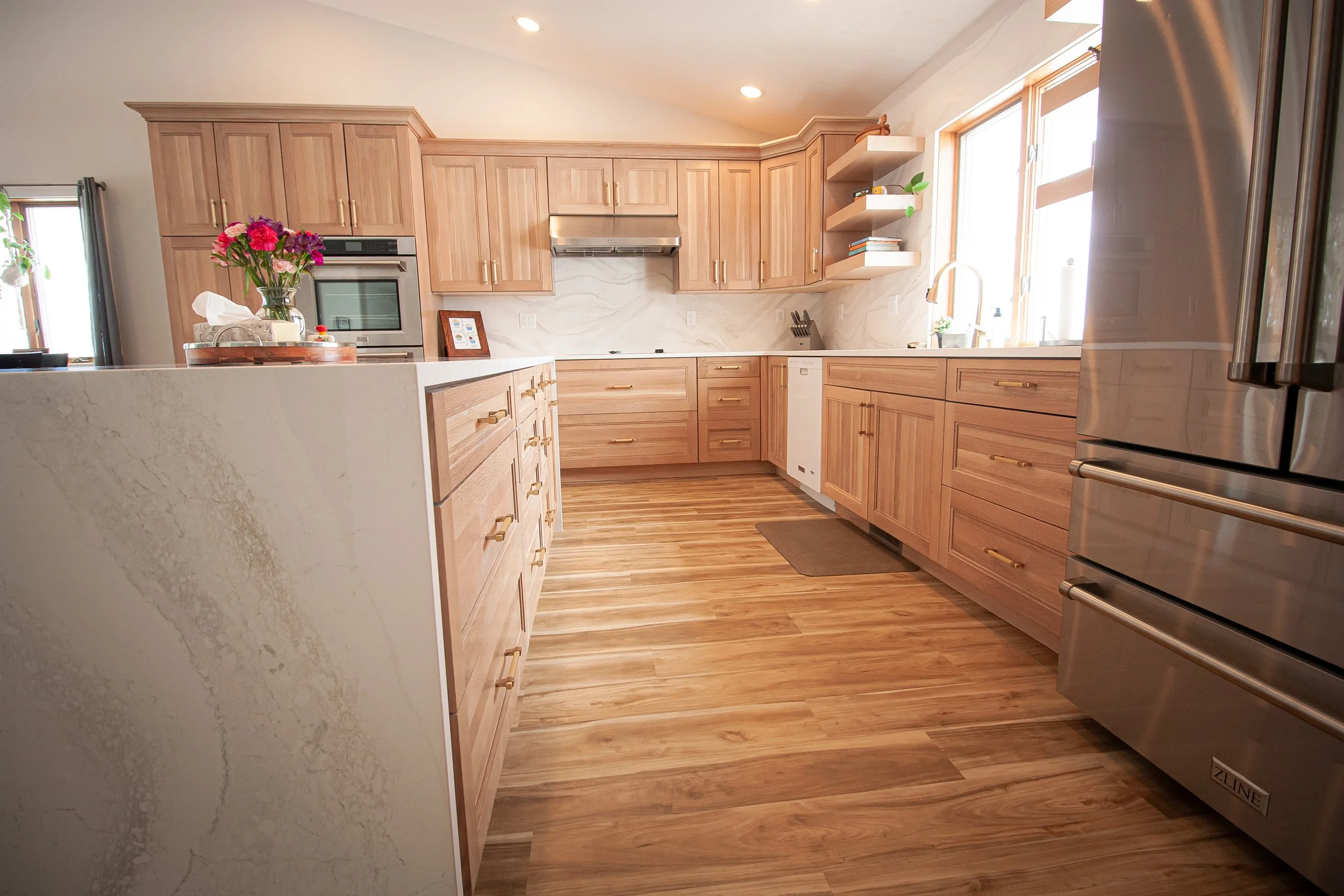 The Return of the "Warm Kitchen": Why Nature-Inspired Wood Stains are Overtaking All-White Cabinets
