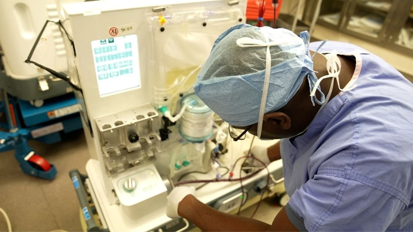 Why Modern Transplant Centers Are Outsourcing Organ Perfusion Services