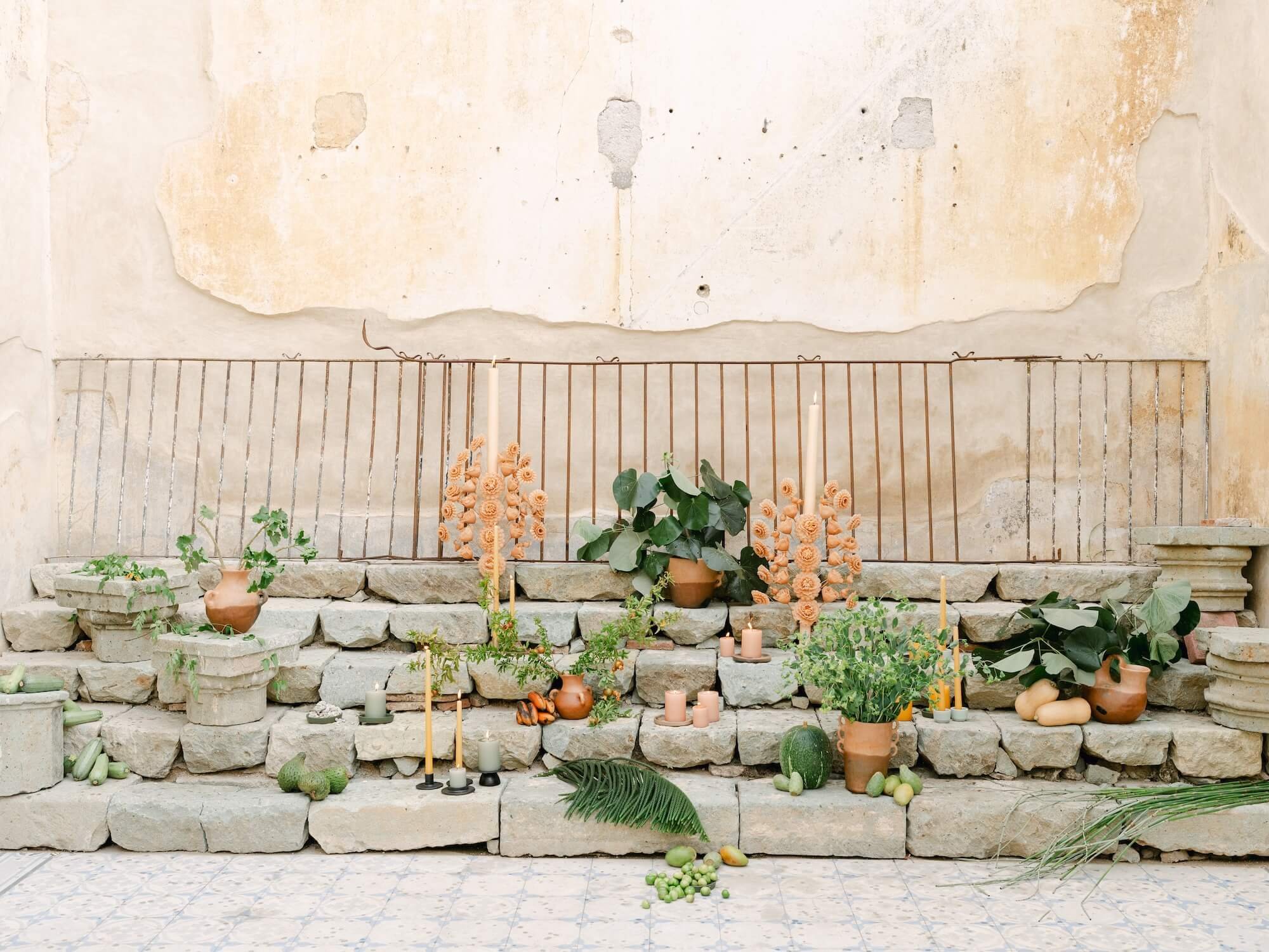 modern romantic wedding couple with minimalist floral design and fresh greenery