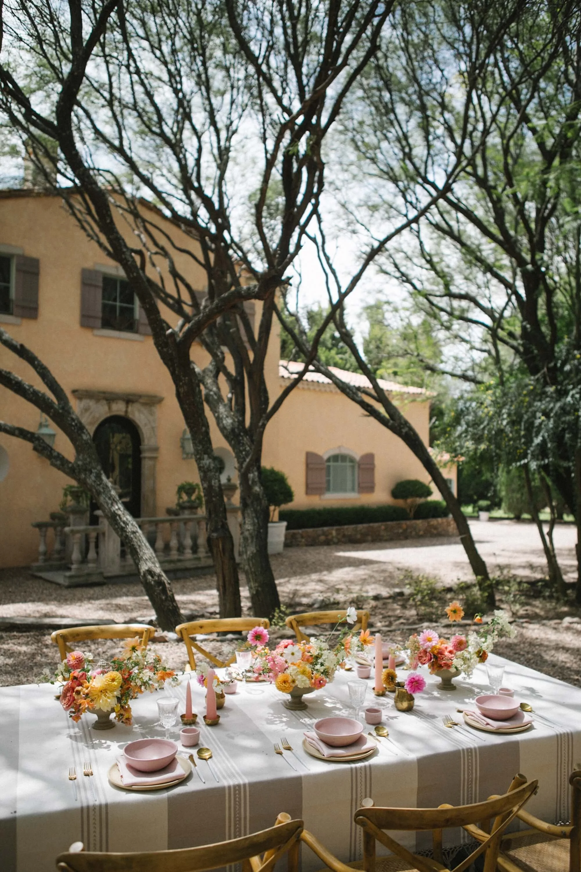 creative floral direction for editorial wedding photoshoot