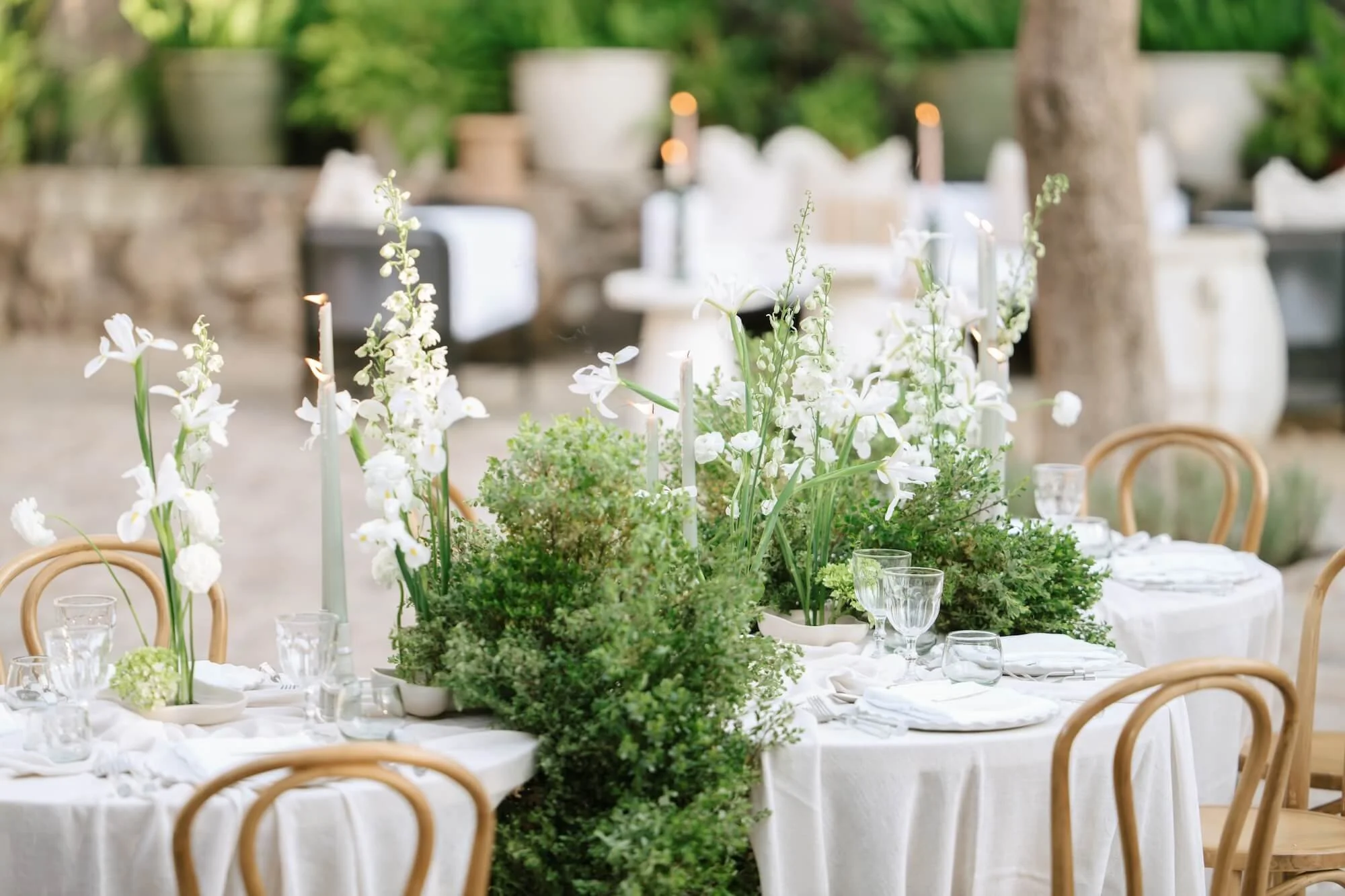 Romantic bridal bouquet with dahlias and roses in warm tones by Florklor