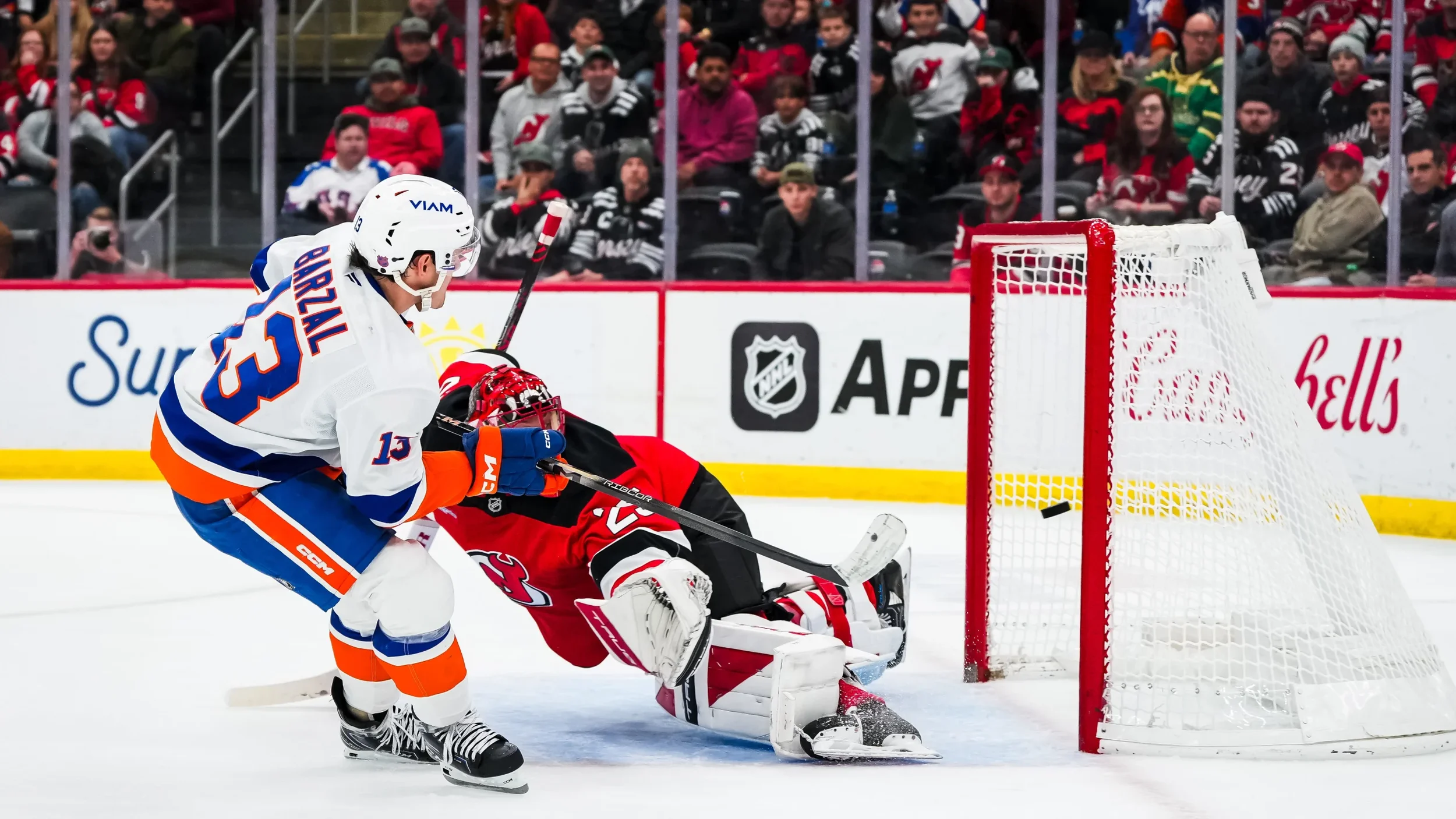 Islanders Deal Devils First Home Loss of the Season