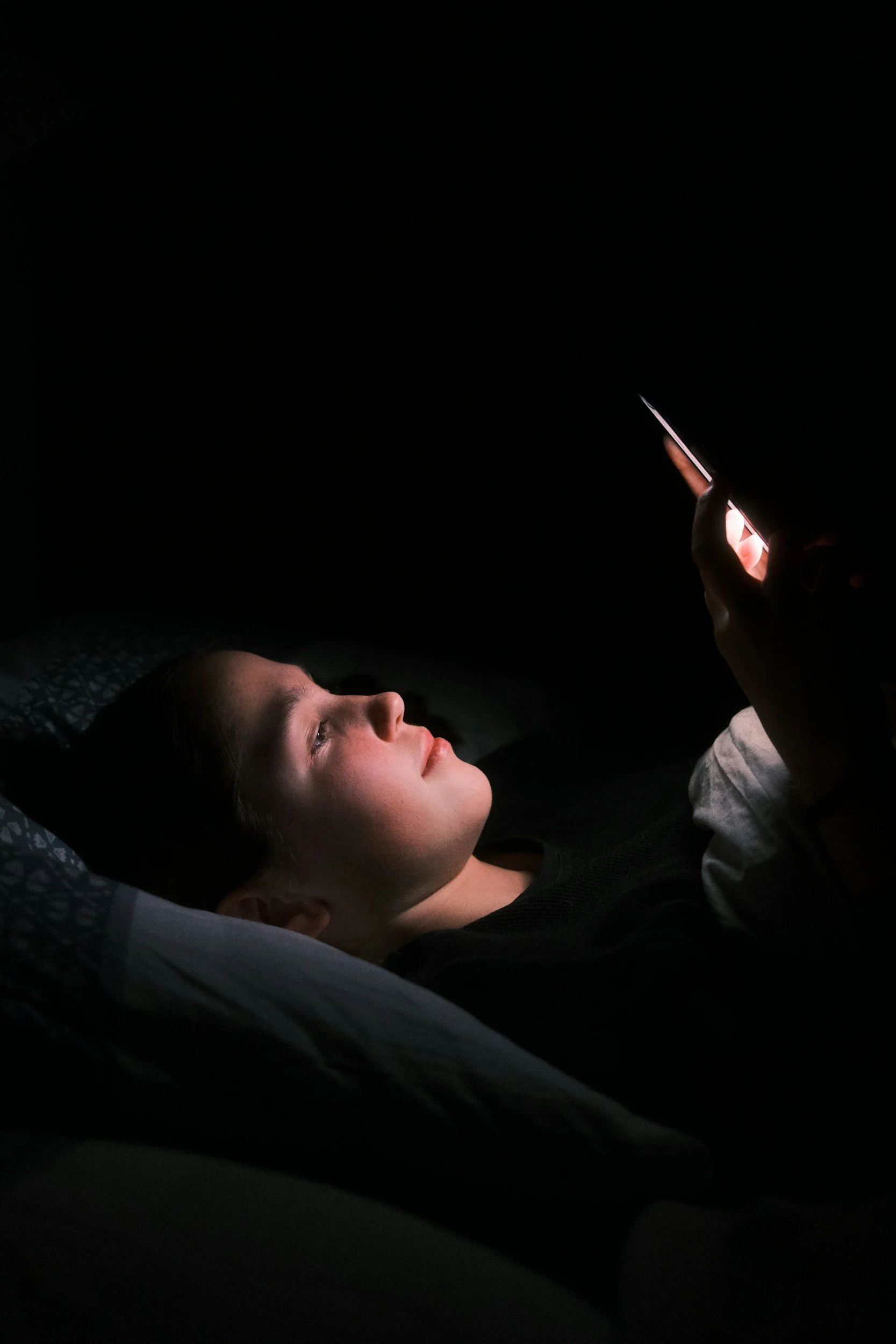 “Blue Light Isn’t the Villain We Once Thought”