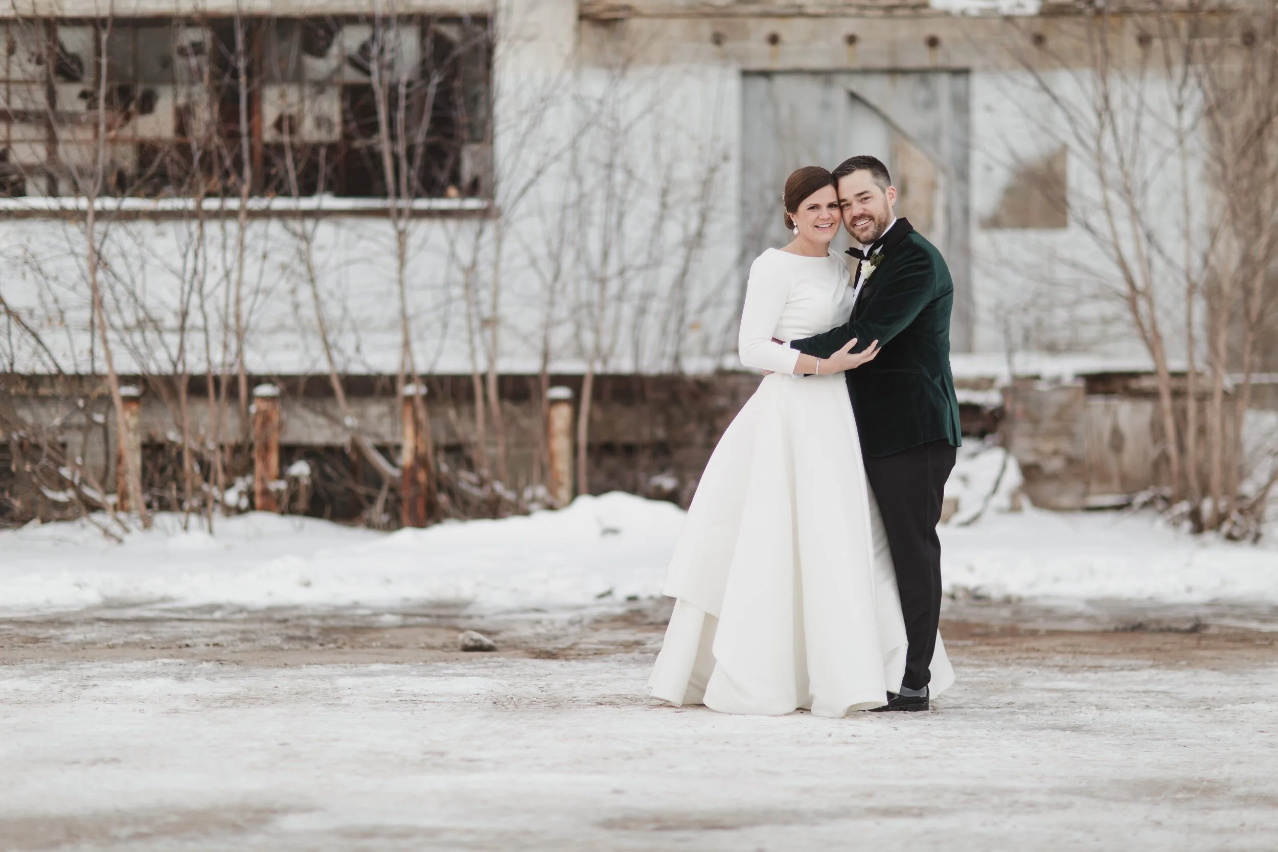 Glamorous Aria Minneapolis Wedding | Dee &amp; Devin