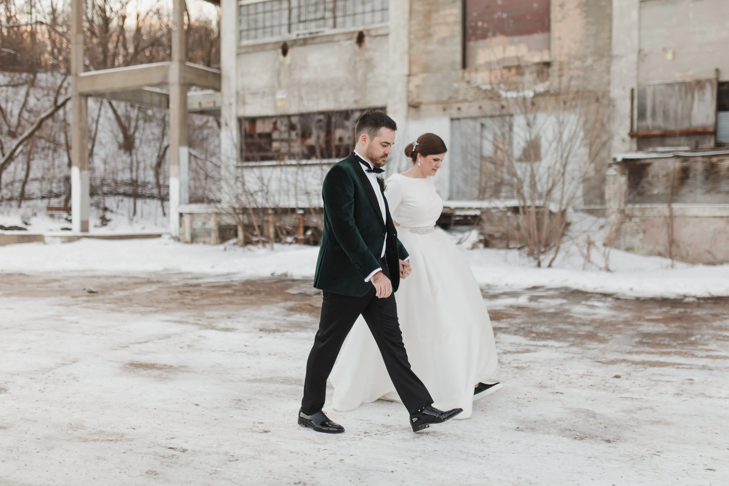 winter wedding photo Minneapolis