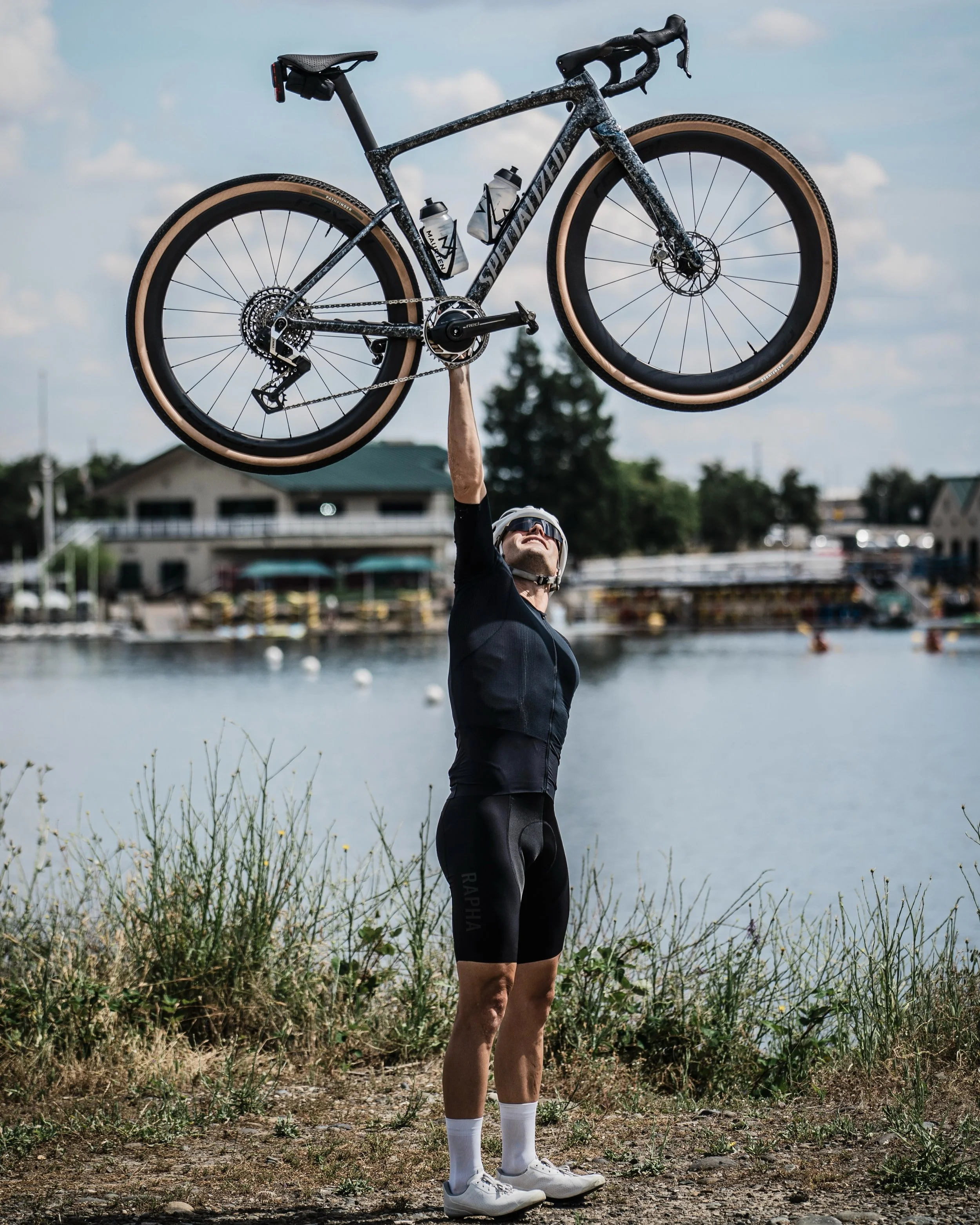 Introducing my new @iamspecialized Crux 5!  I can&rsquo;t stop looking at this thing 😍 One side of my brain says speed, but the other says adventure&hellip;

I need more time riding it, but wanted to highlight my initial experience (and provide you 